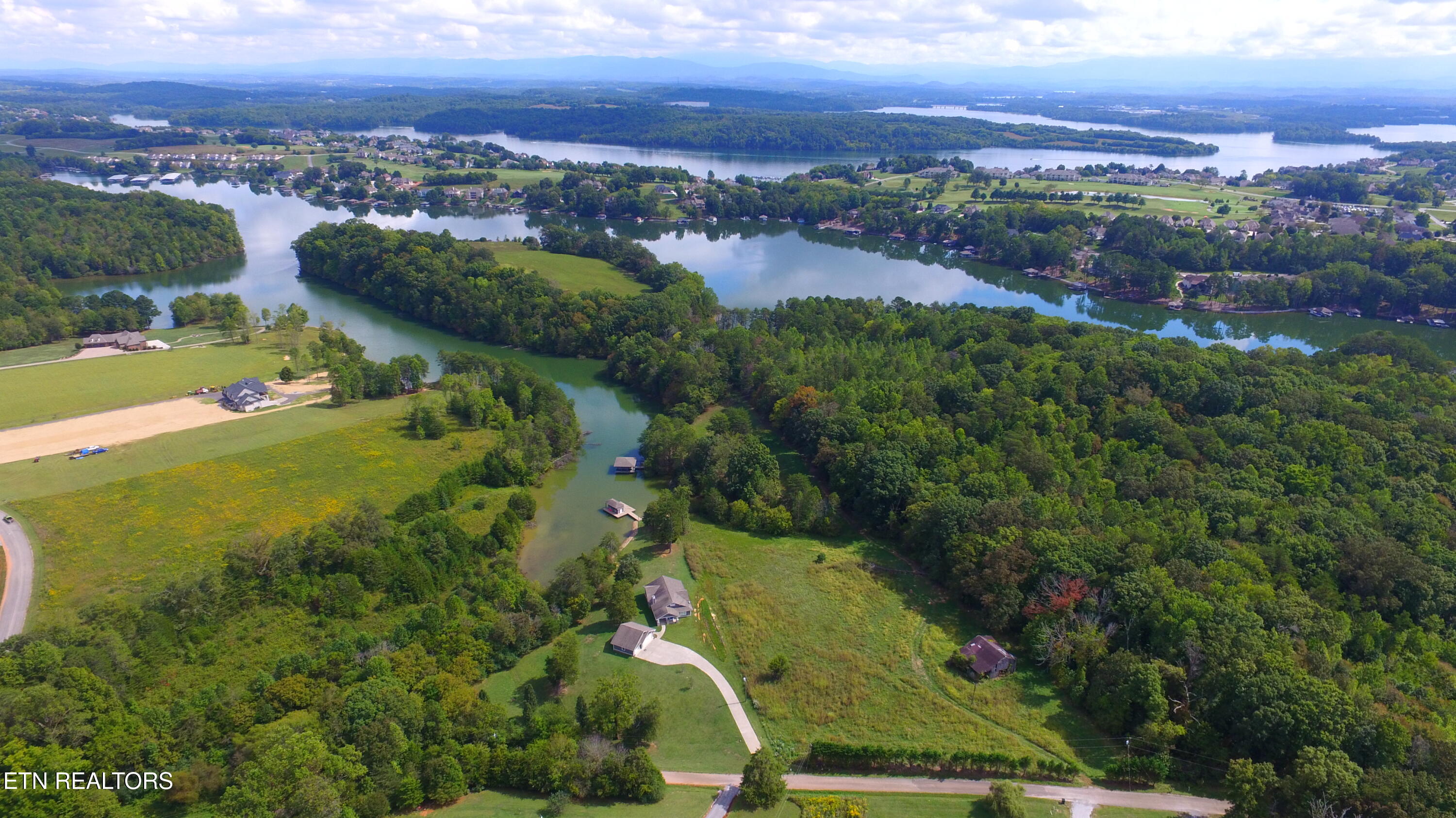 2050 E Bat Creek Road Vonore TN 37885