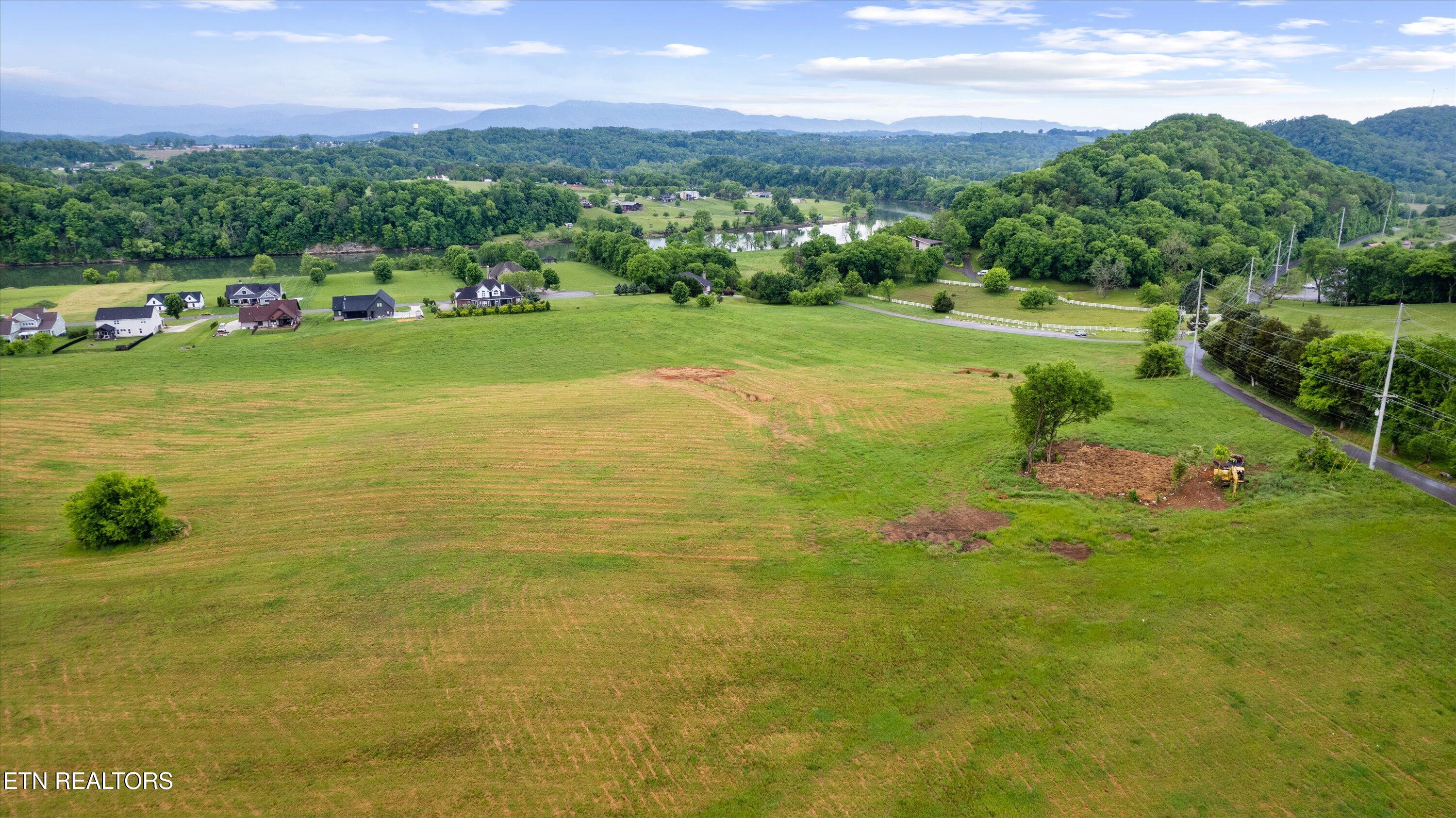 2706 Kelly Lane Kodak TN 37764