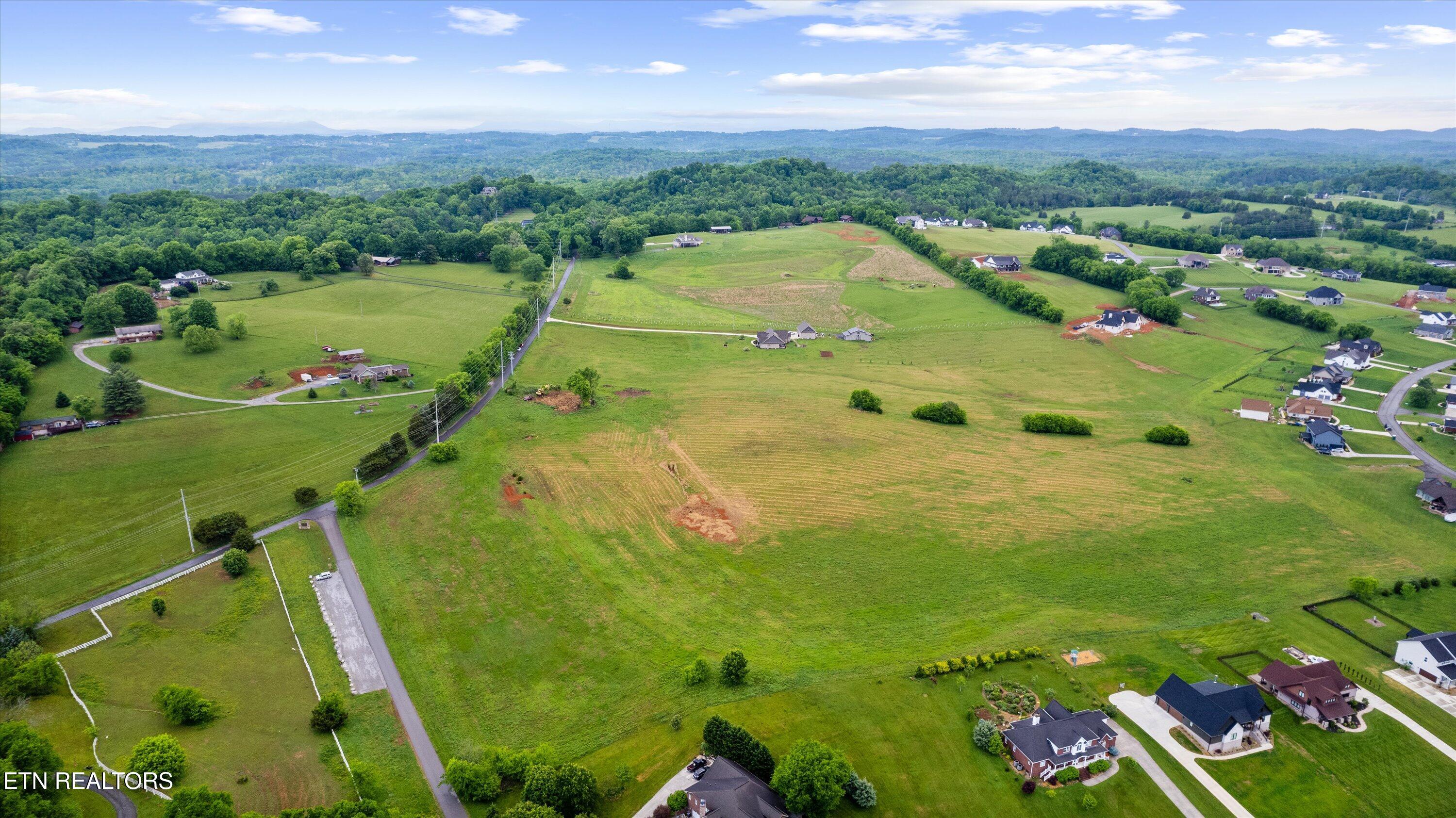 2706 Kelly Lane Kodak TN 37764