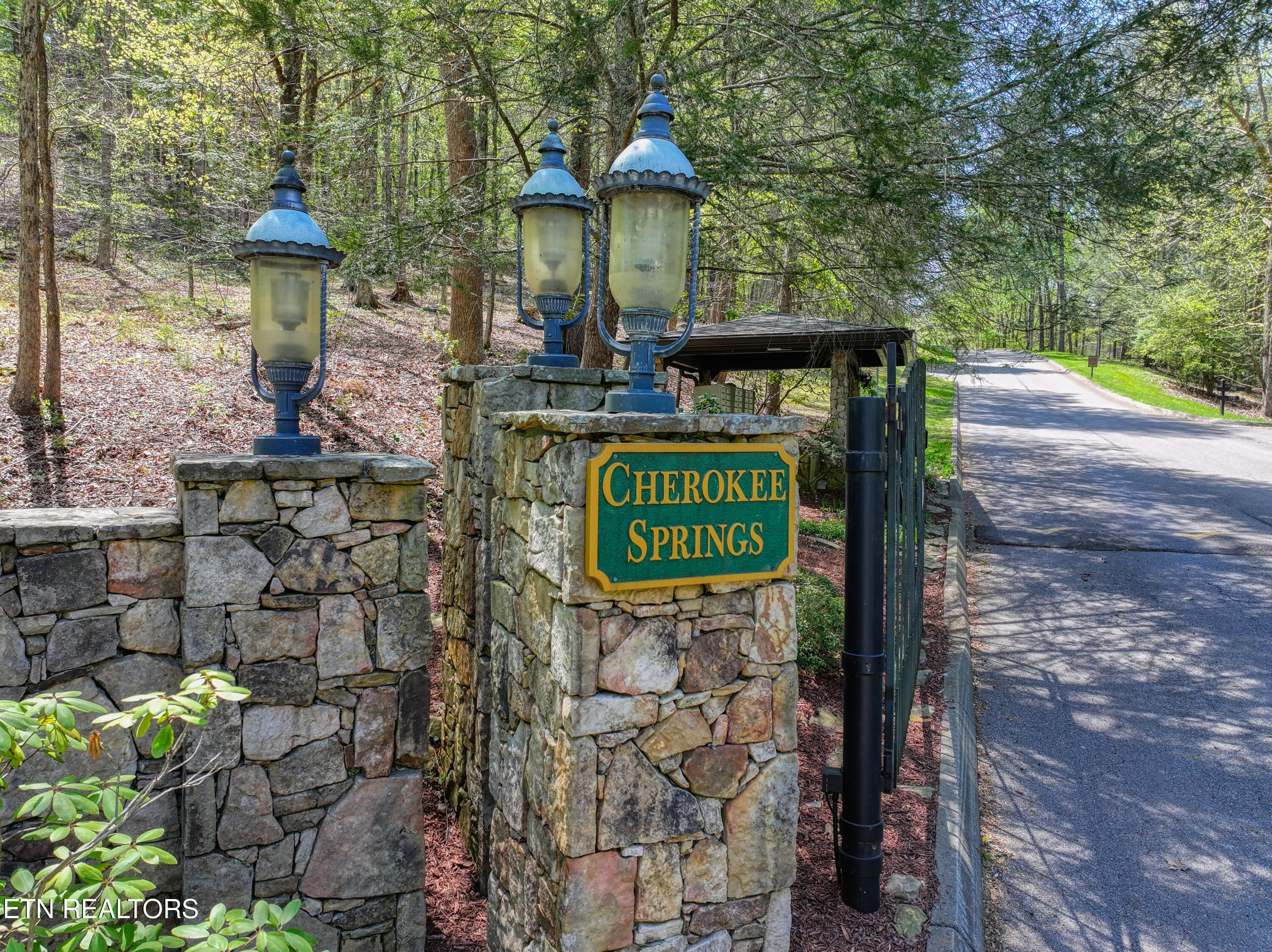 7712 Cherokee Springs Way Knoxville TN 37919