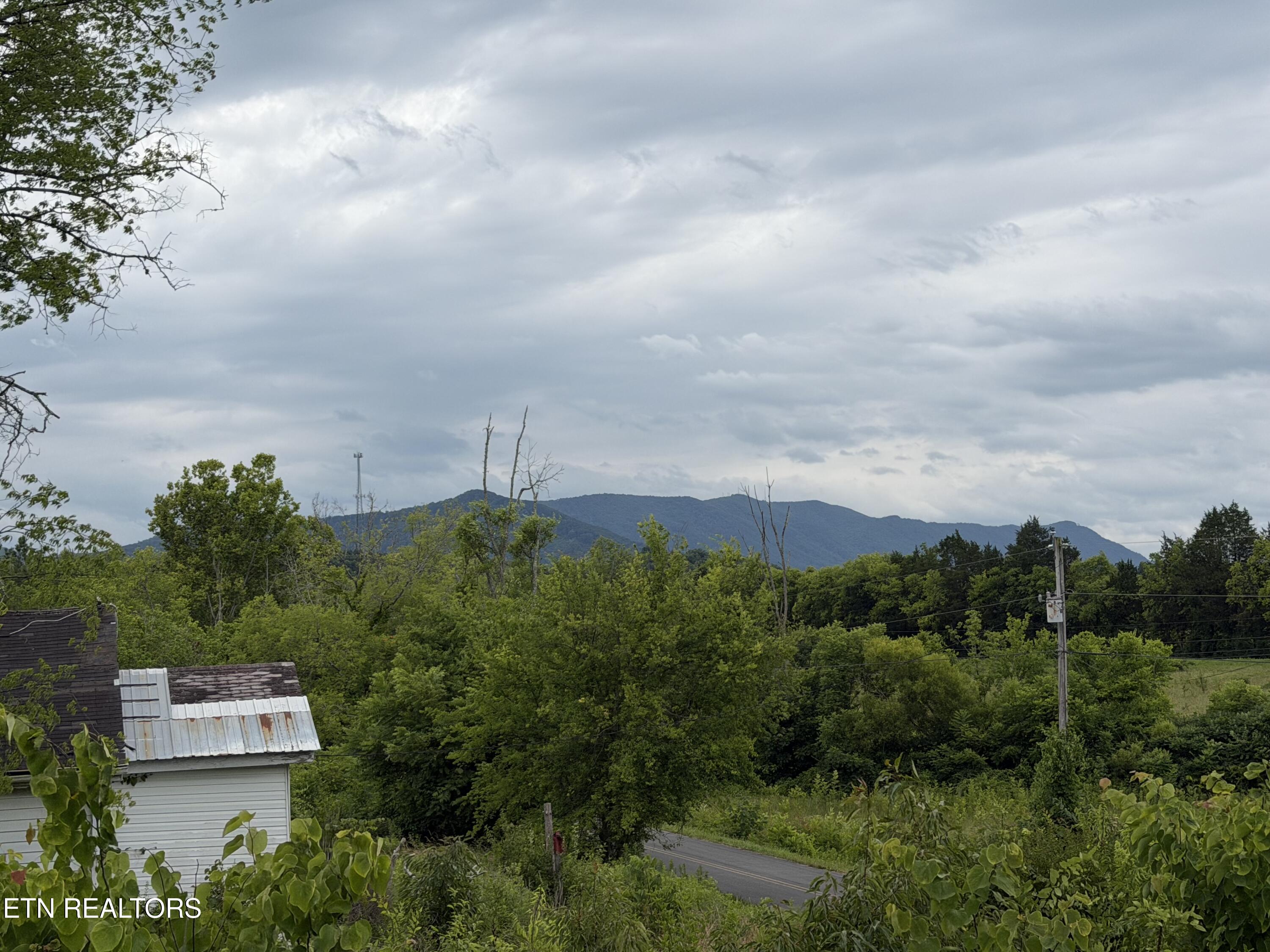 1366 Old Newport Highway Dandridge TN 37725