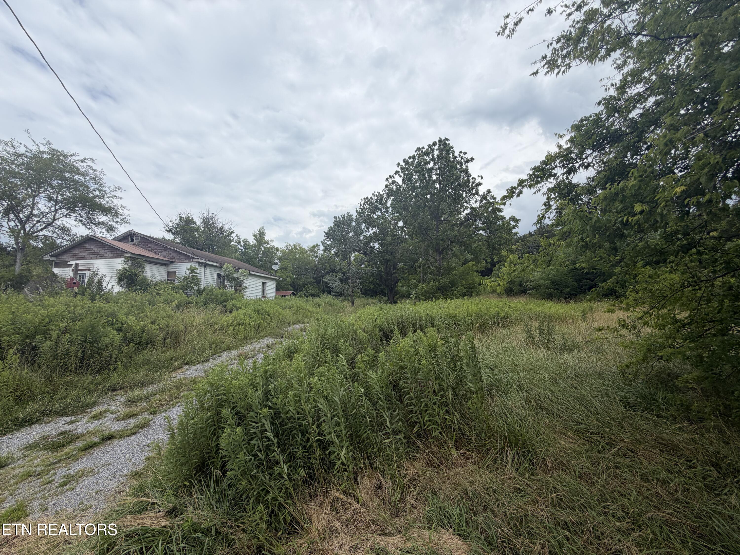 1366 Old Newport Highway Dandridge TN 37725