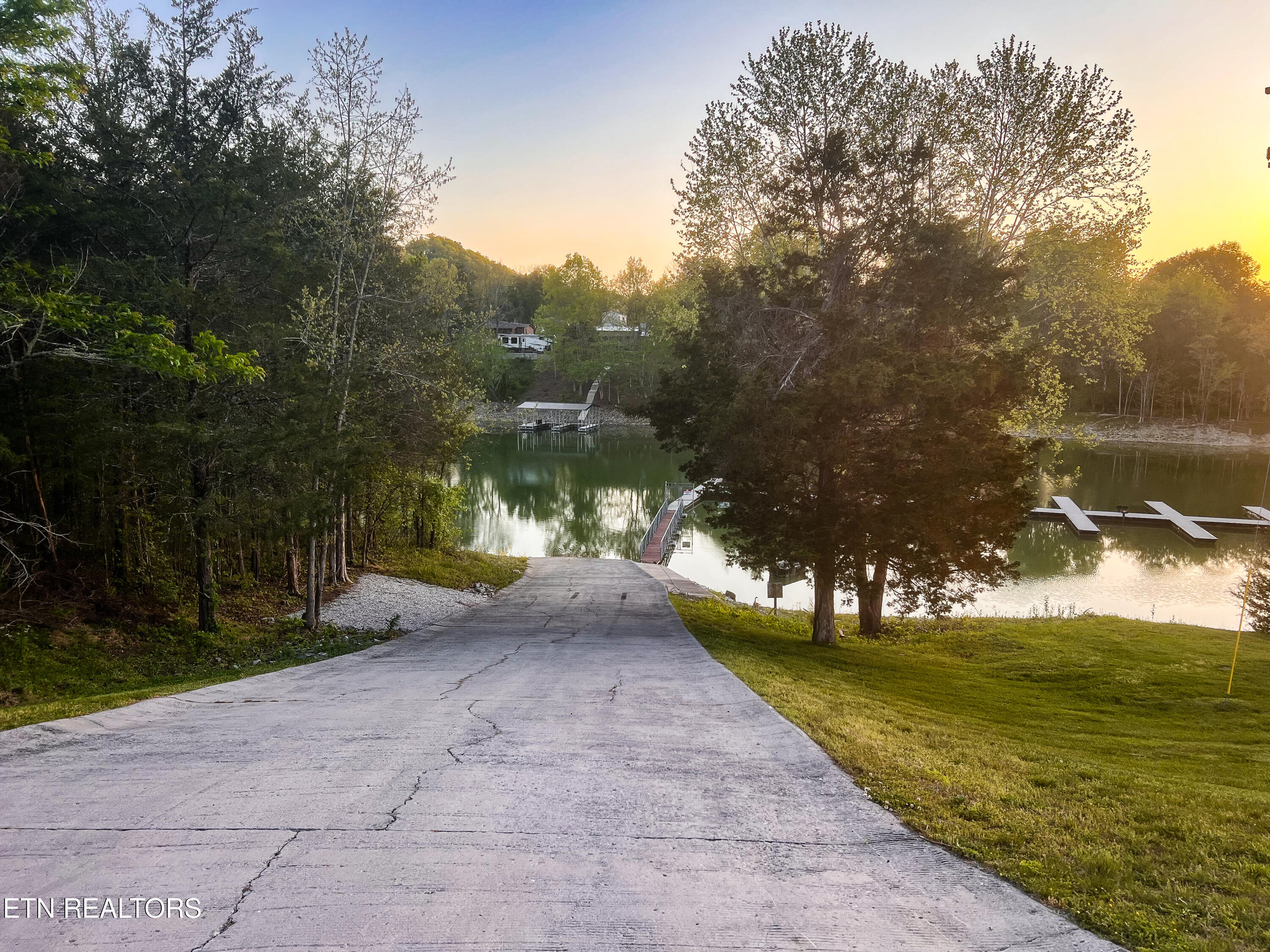 Wedge Way Tazewell TN 37879