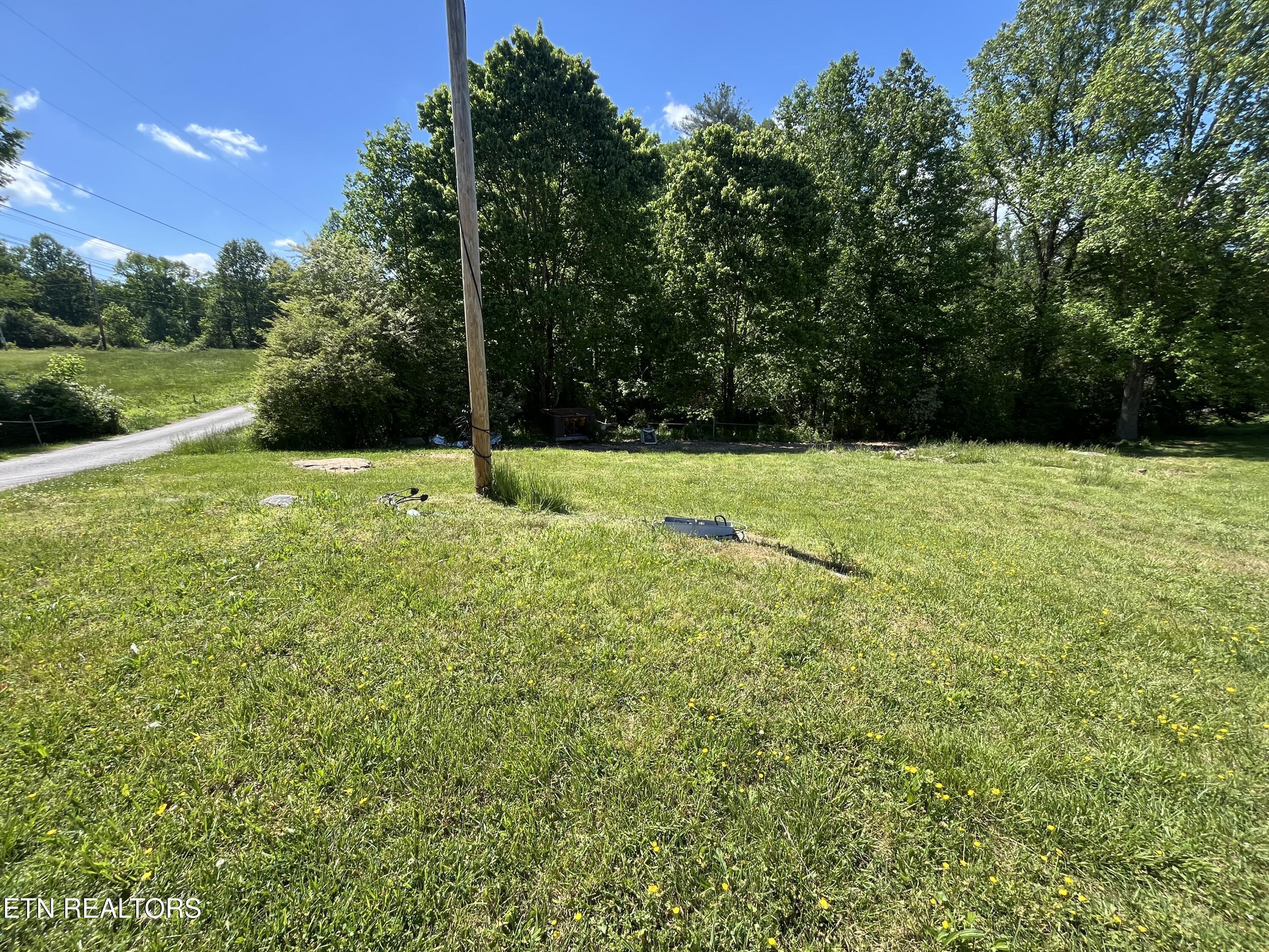 114 E C Noe Road Oliver Springs TN 37840