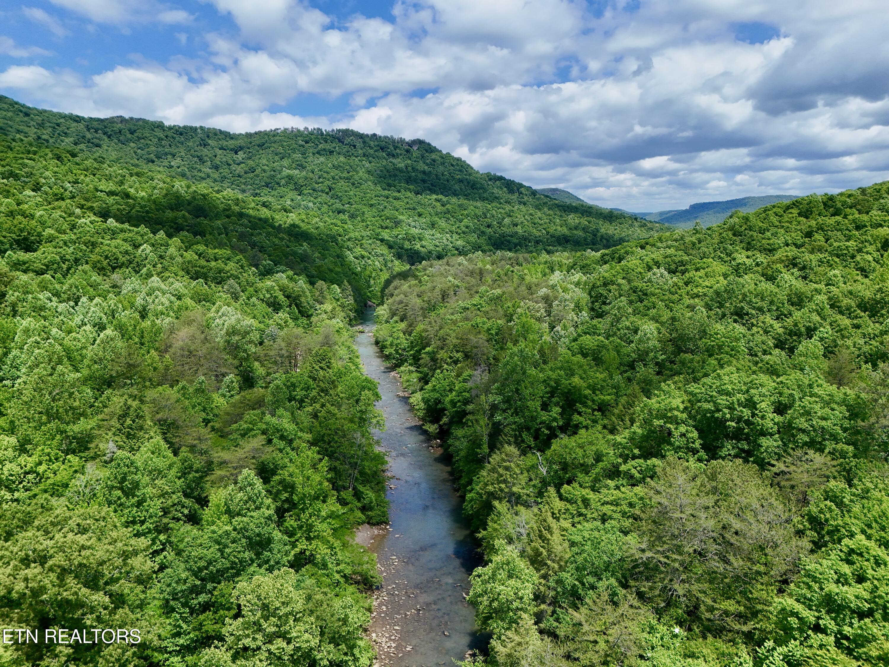 3895 Coppinger Cove Road Sequatchie TN 37364