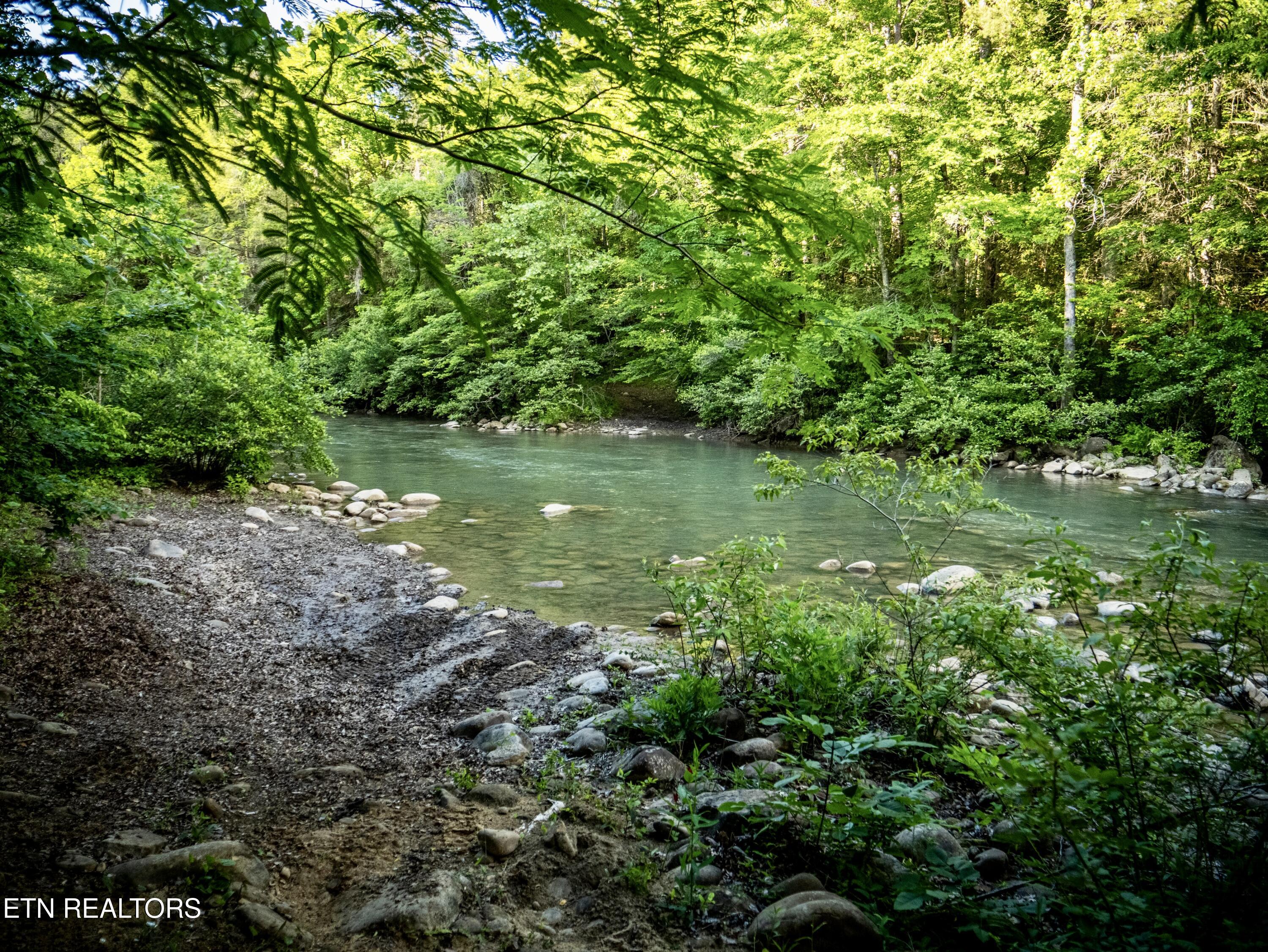 3895 Coppinger Cove Road Sequatchie TN 37364