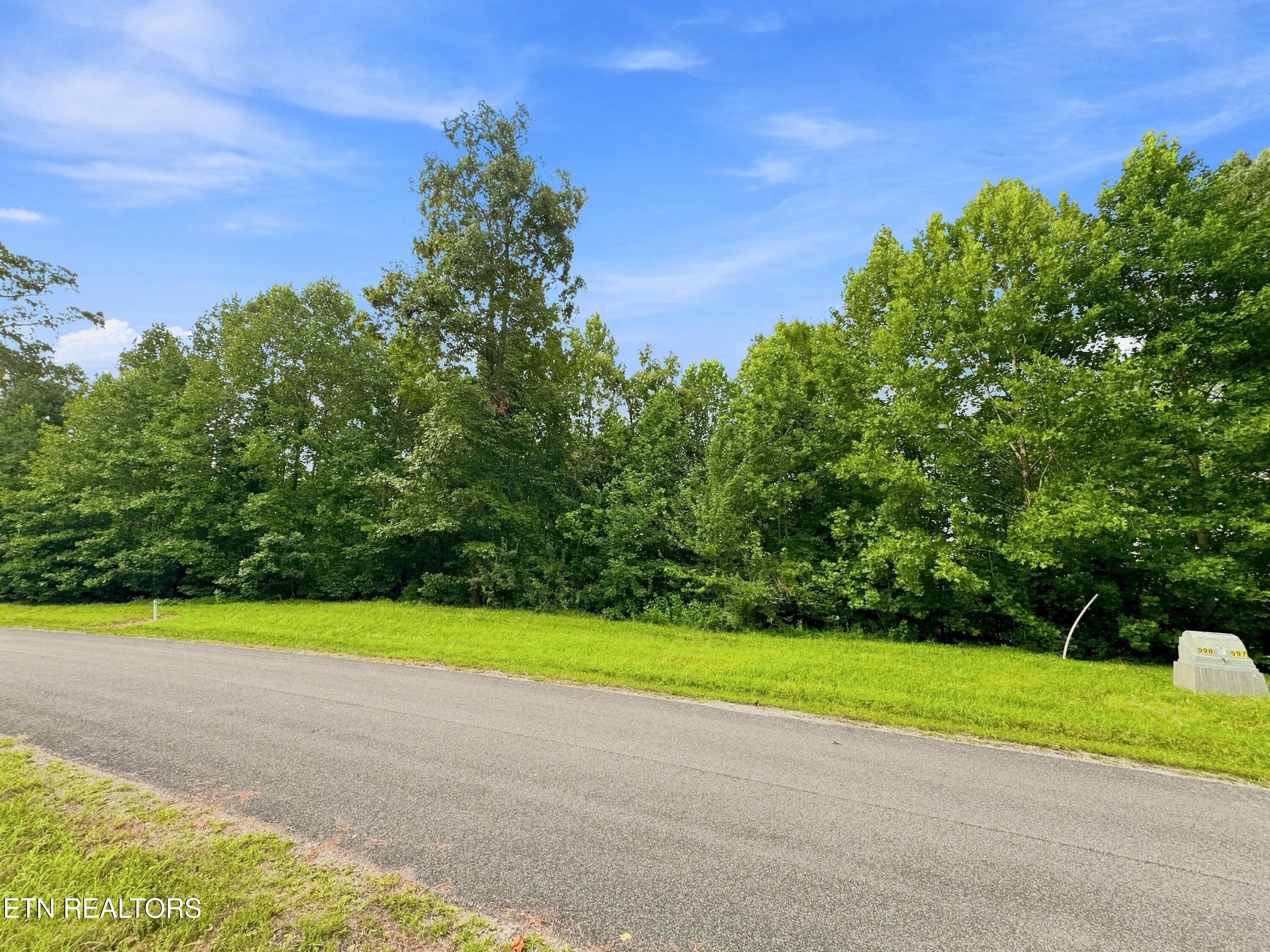 598 N Two Rivers Road Lafollette TN 37766