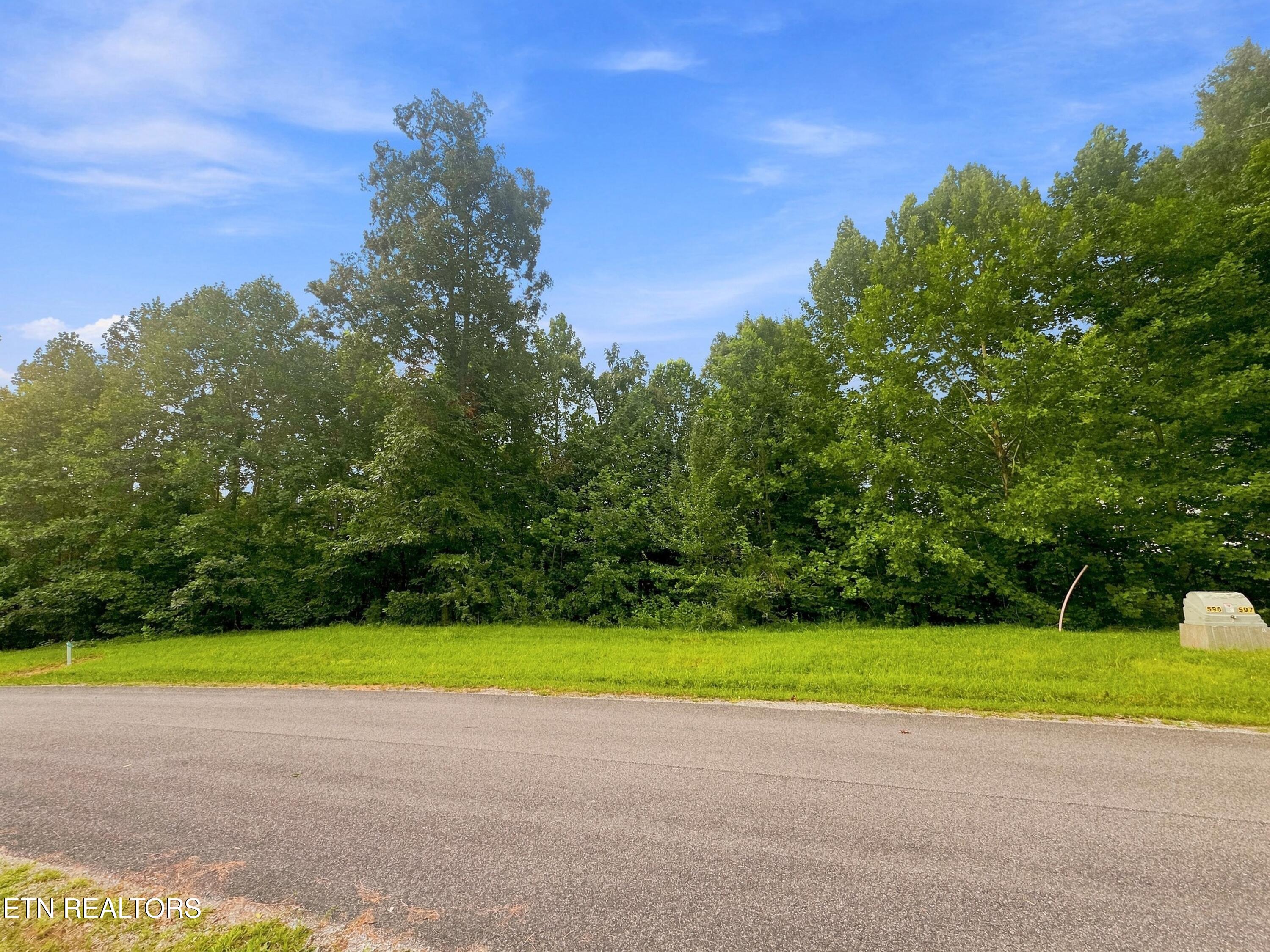 598 N Two Rivers Road Lafollette TN 37766