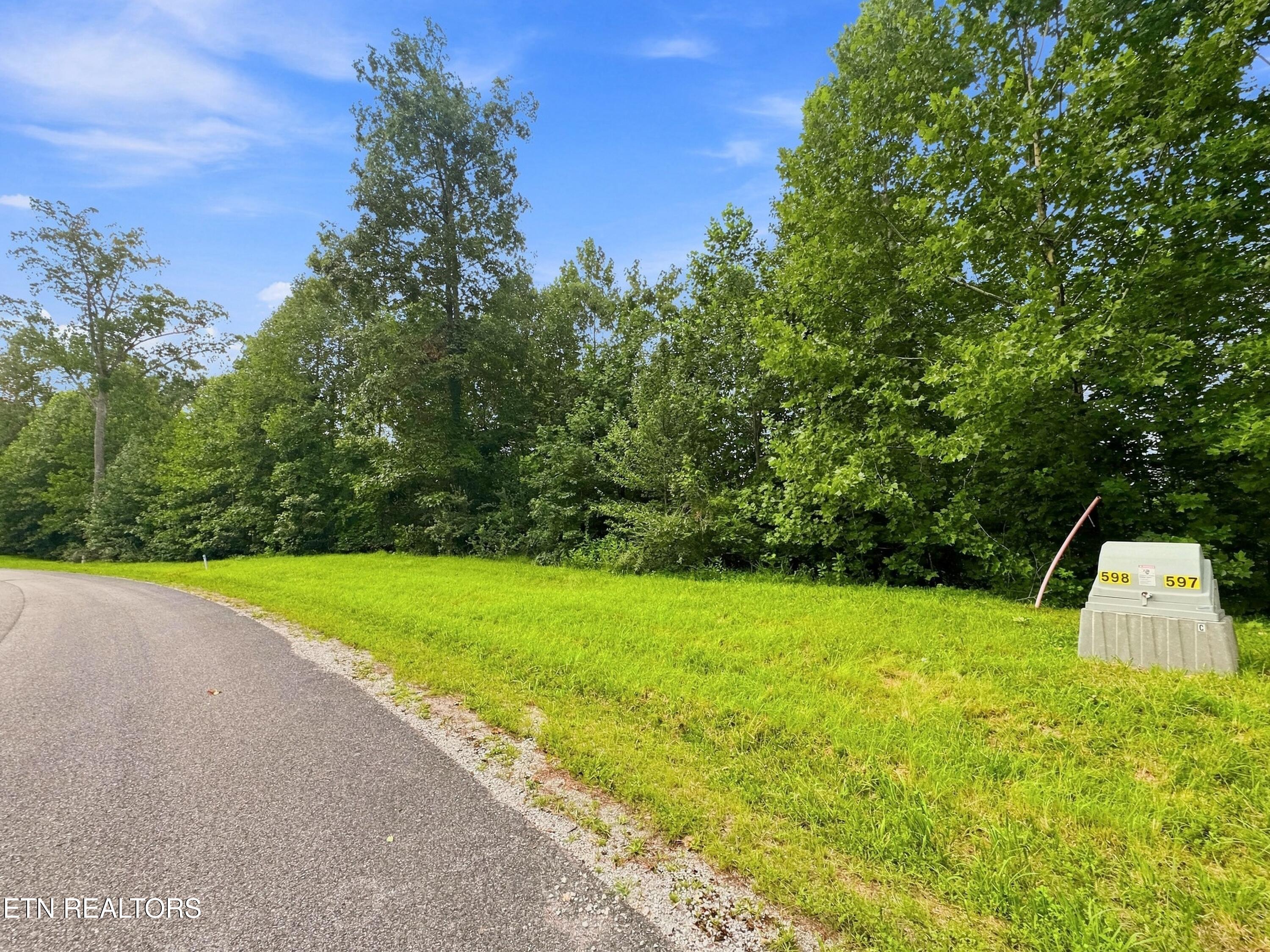 598 N Two Rivers Road Lafollette TN 37766