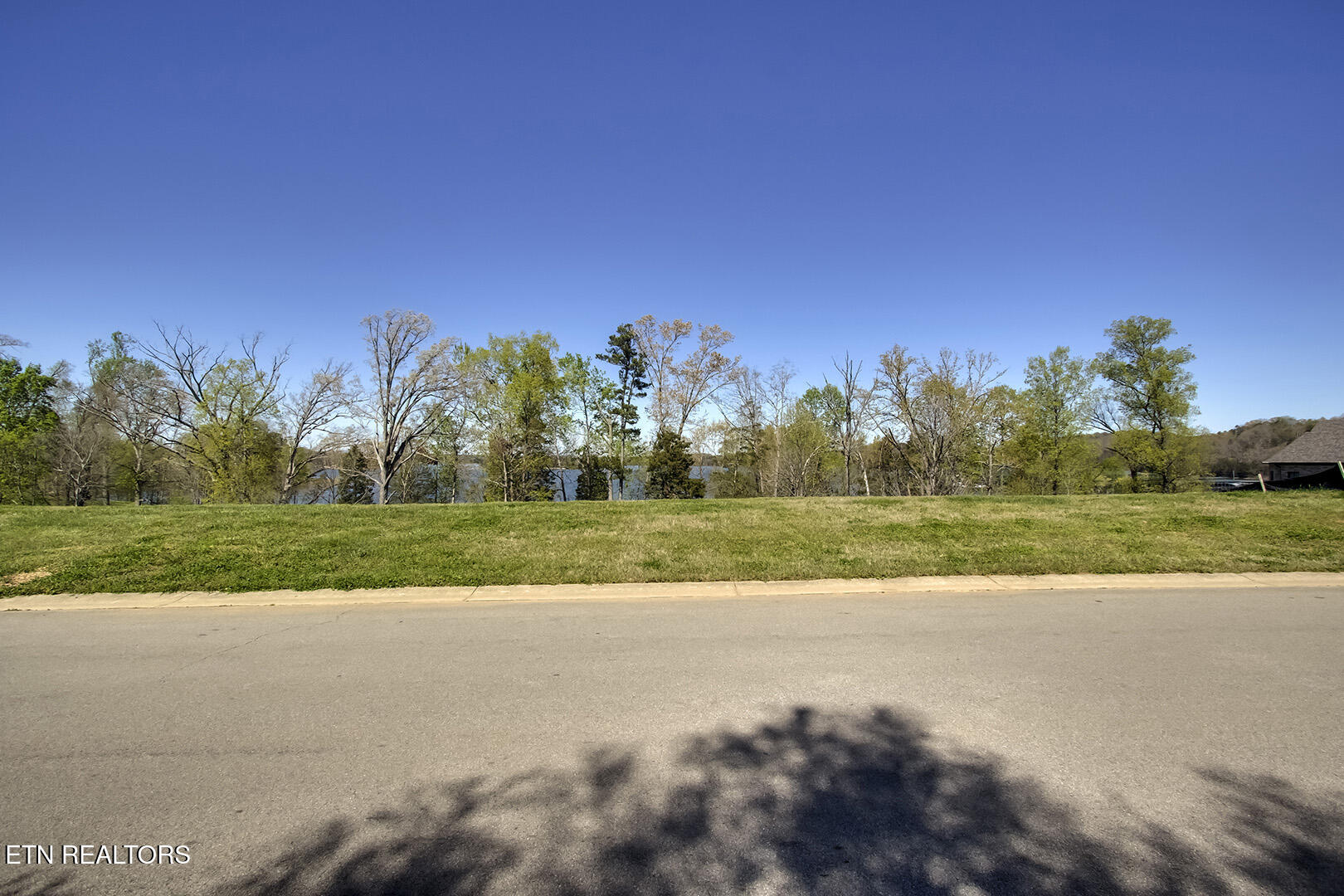 16718 Lighthouse Pointe Drive Lenoir City TN 37772
