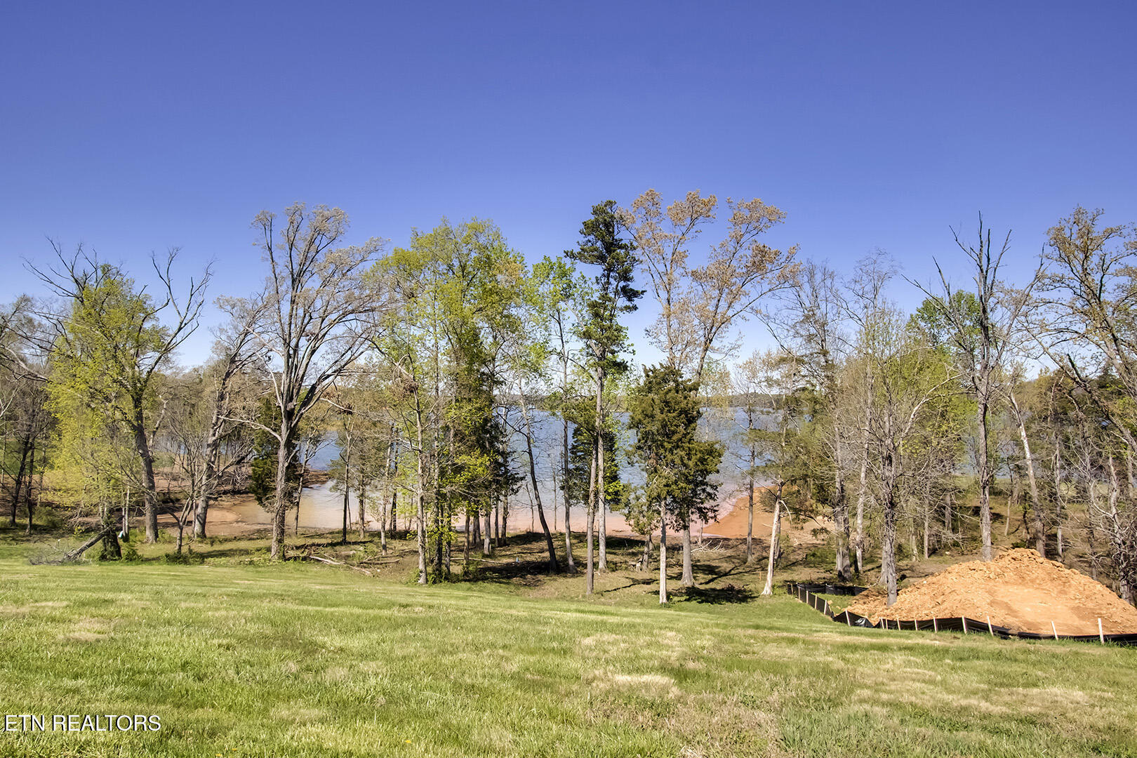 16718 Lighthouse Pointe Drive Lenoir City TN 37772