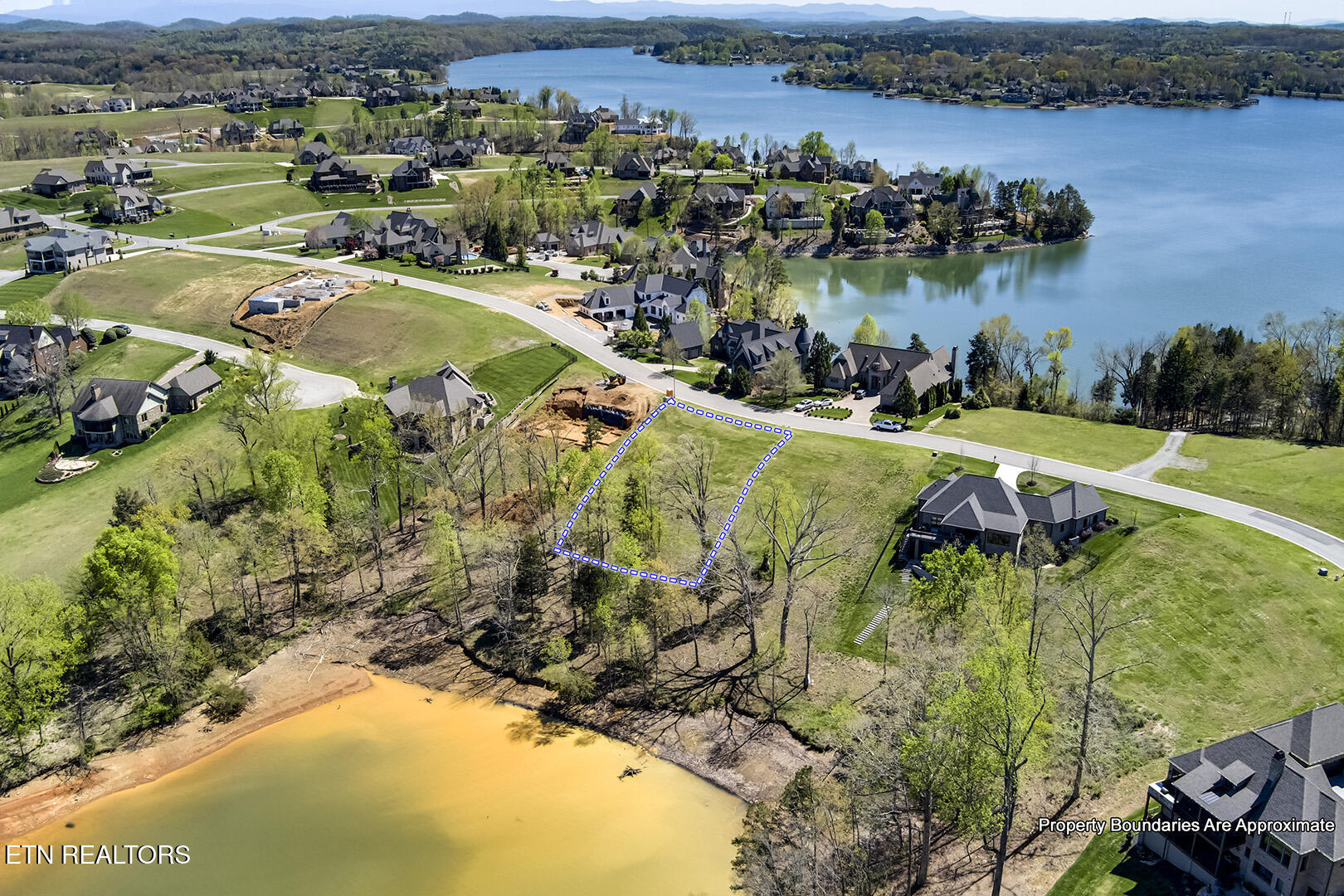 16718 Lighthouse Pointe Drive Lenoir City TN 37772