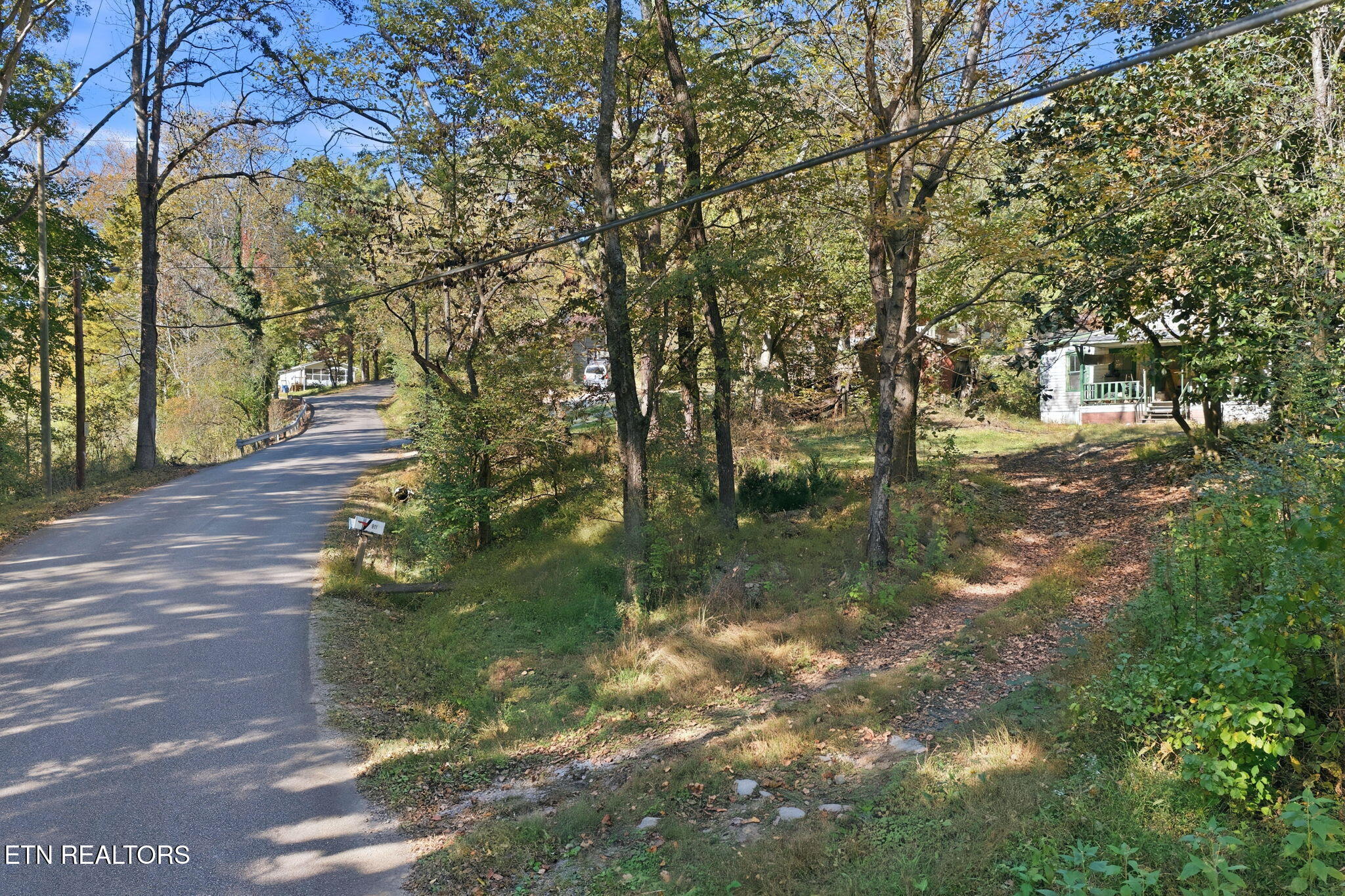911 Coward Road Clinton TN 37716