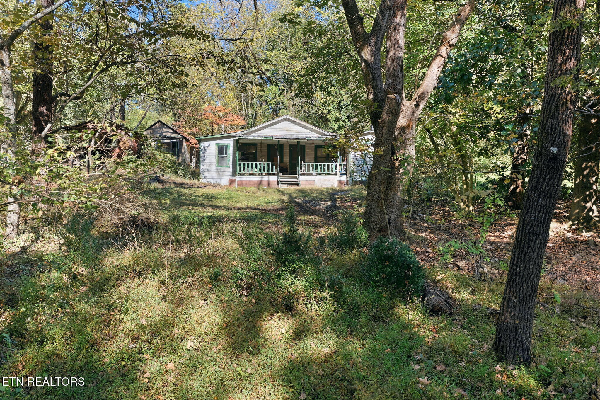 911 Coward Road Clinton TN 37716
