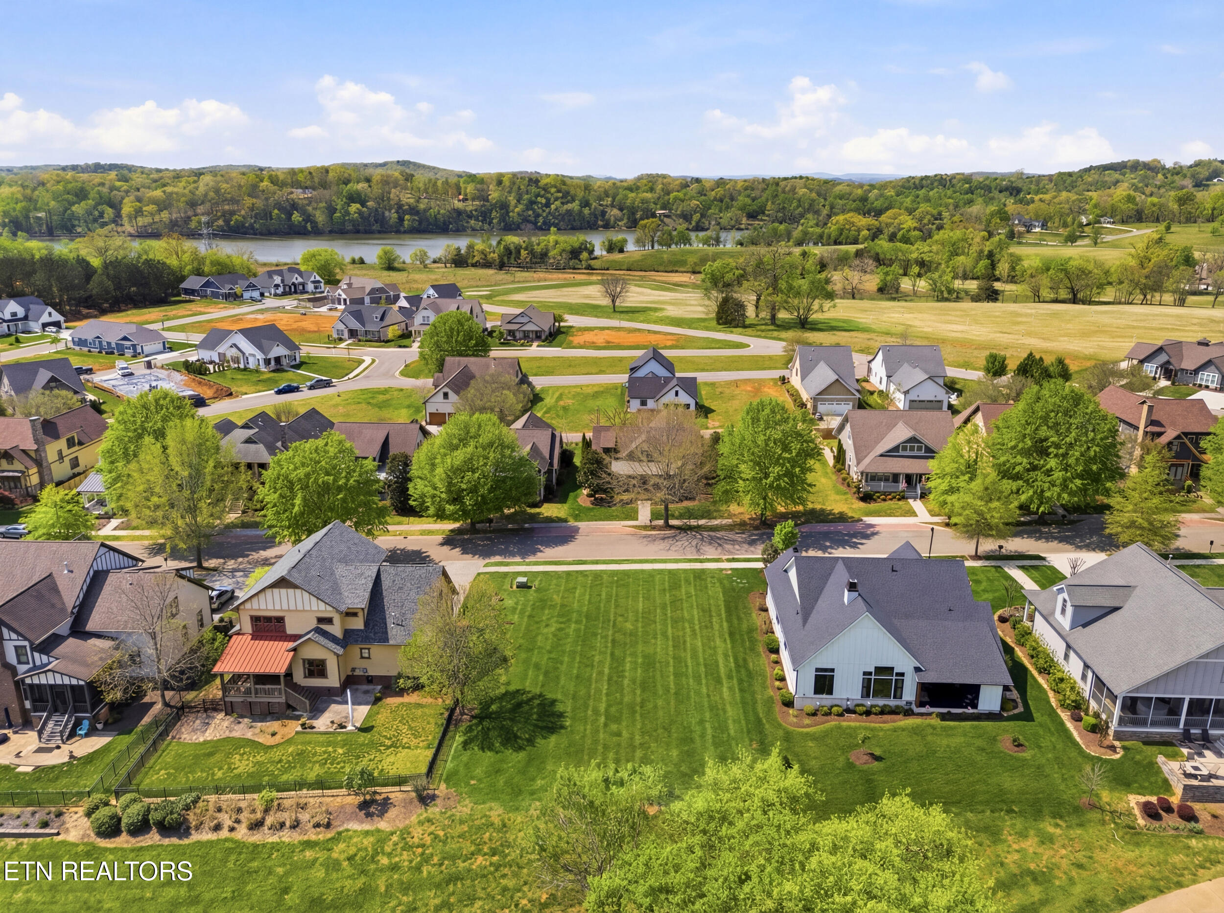 595 Bobcat Run Drive Loudon TN 37774