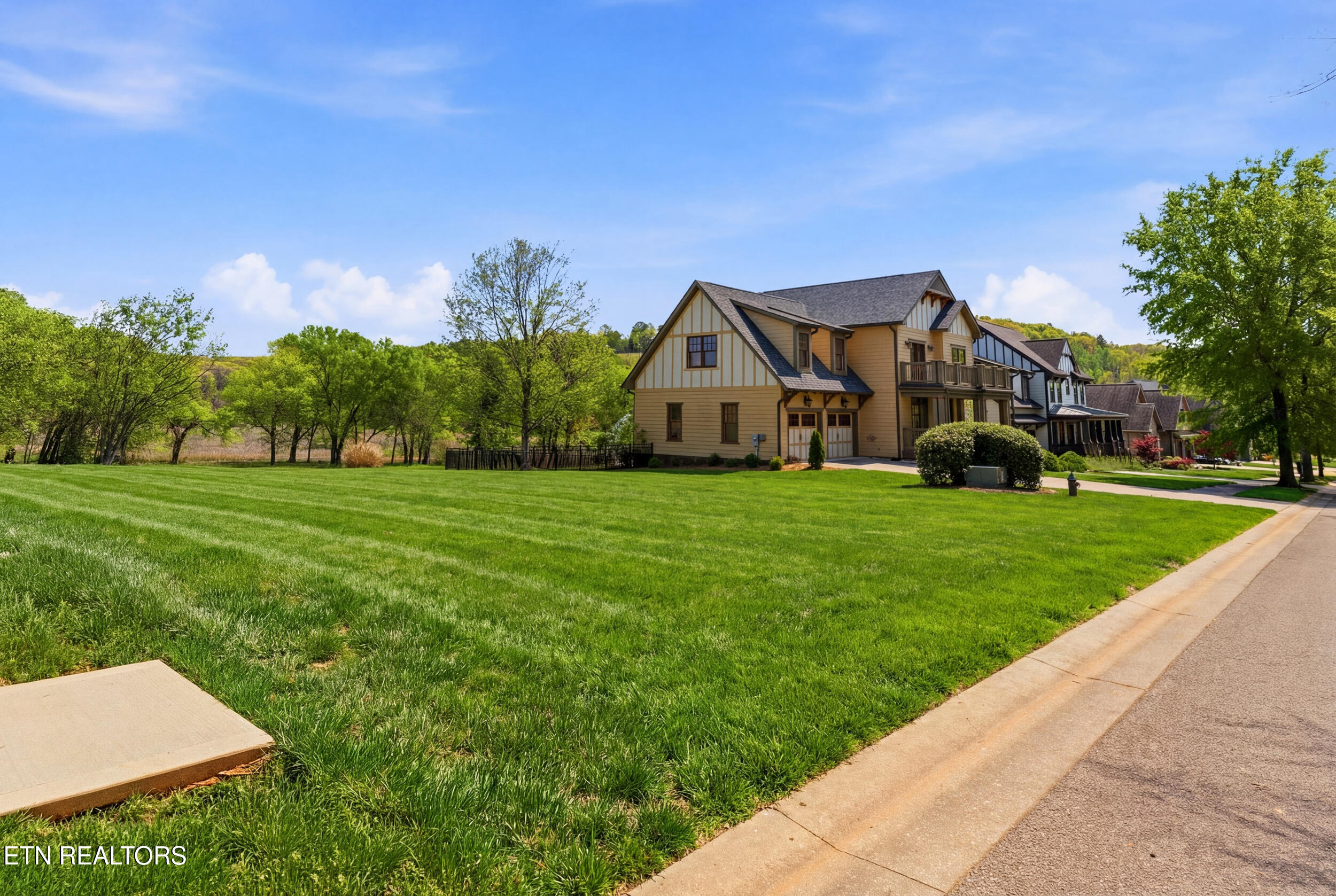 595 Bobcat Run Drive Loudon TN 37774