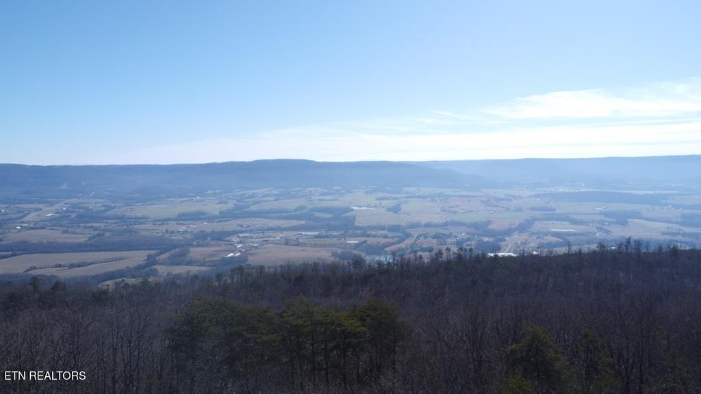 47A Gray Rock View Pikeville TN 37367