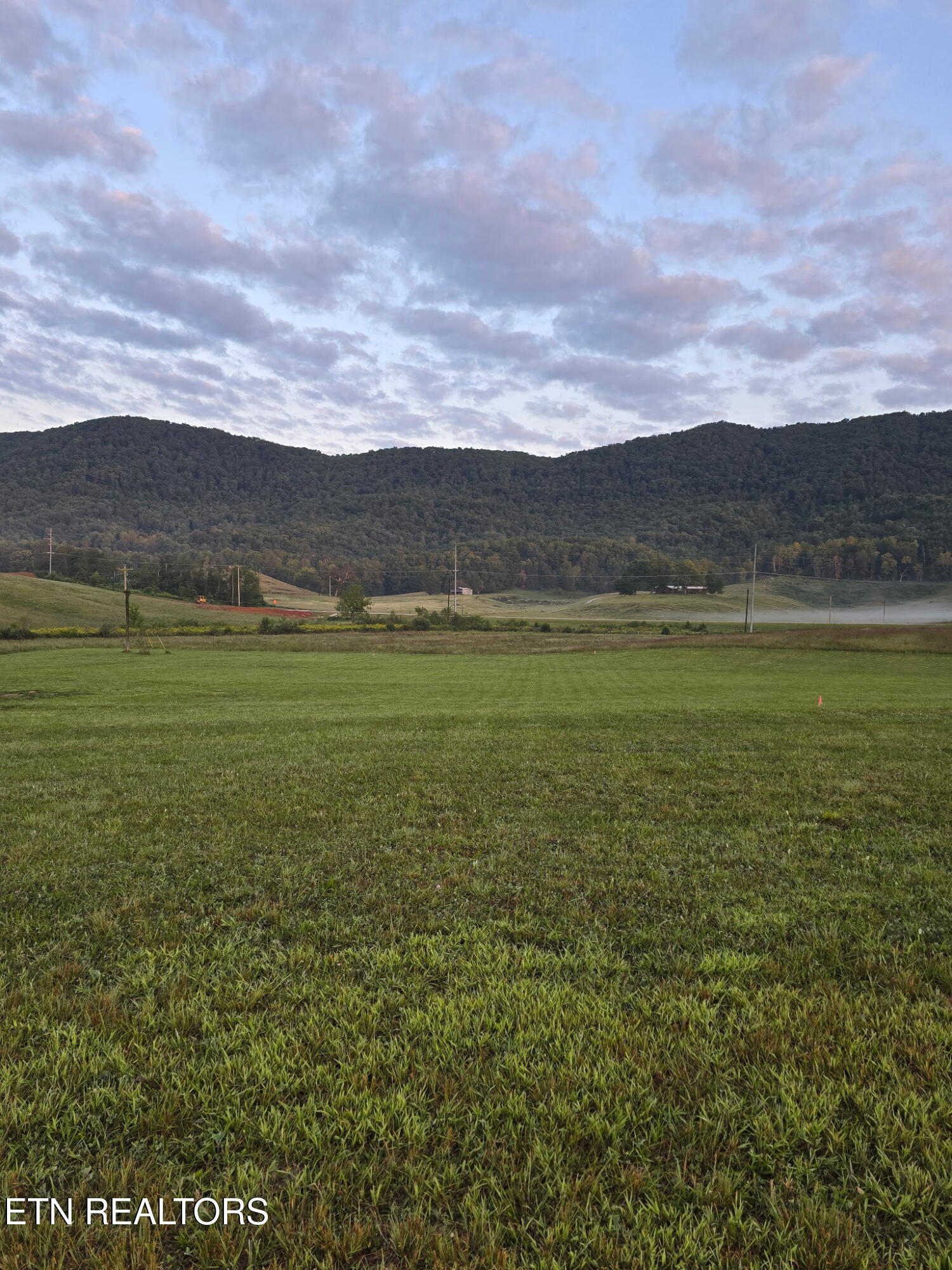 136 B & B Drive Speedwell TN 37870