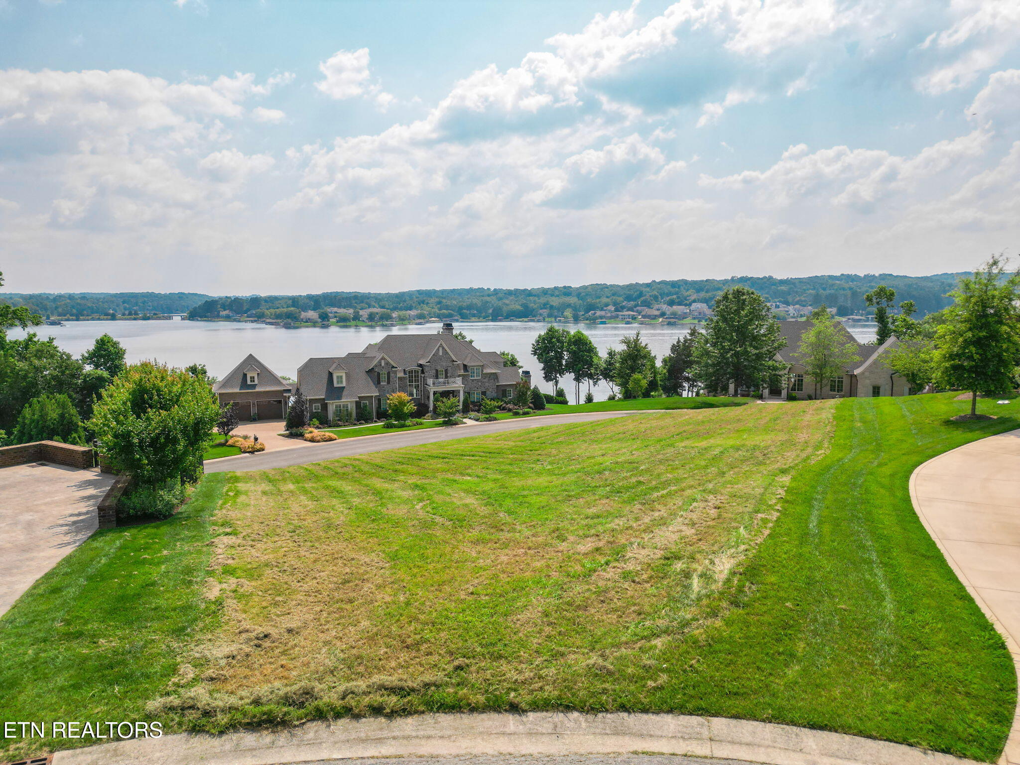 1285 Castaway Lane Lenoir City TN 37772