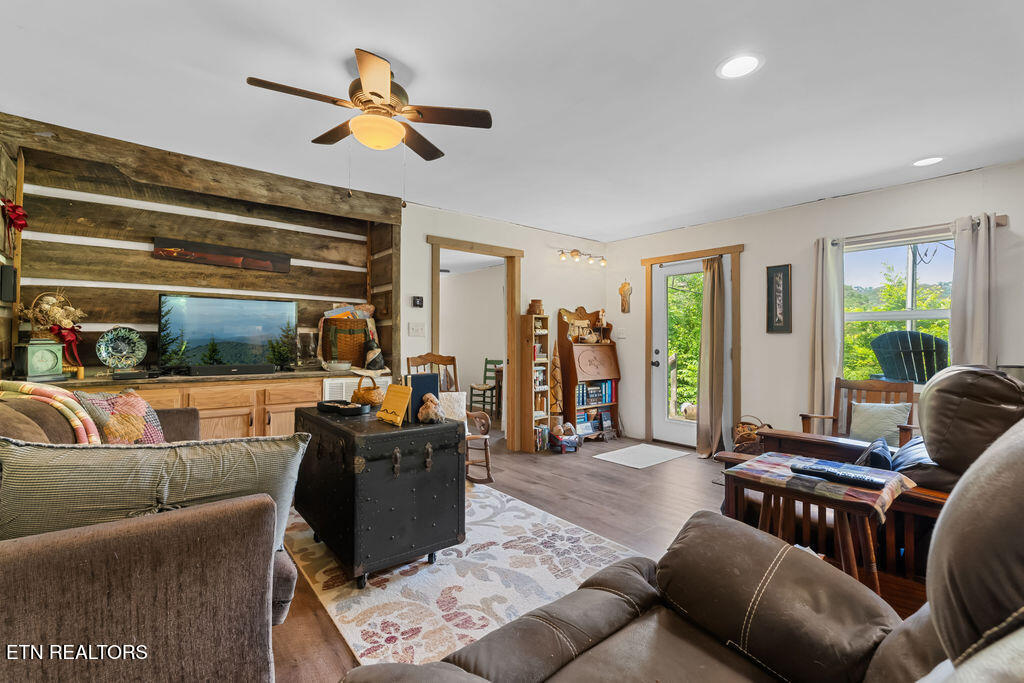 1424 Clabo Hollow Road Sevierville TN 37876