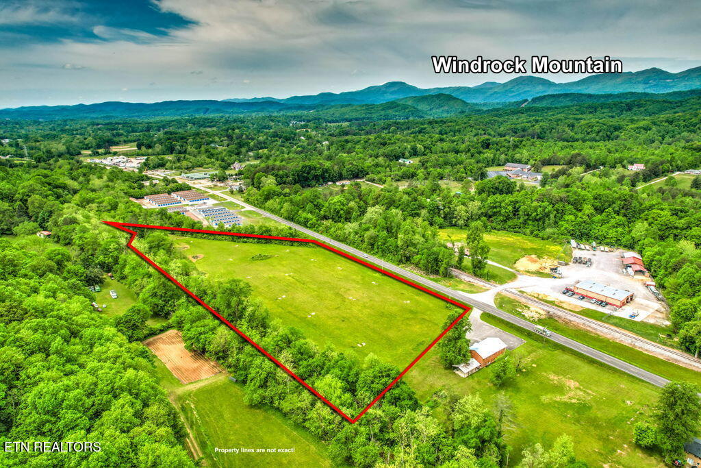 2073 Oliver Springs Highway Clinton TN 37716