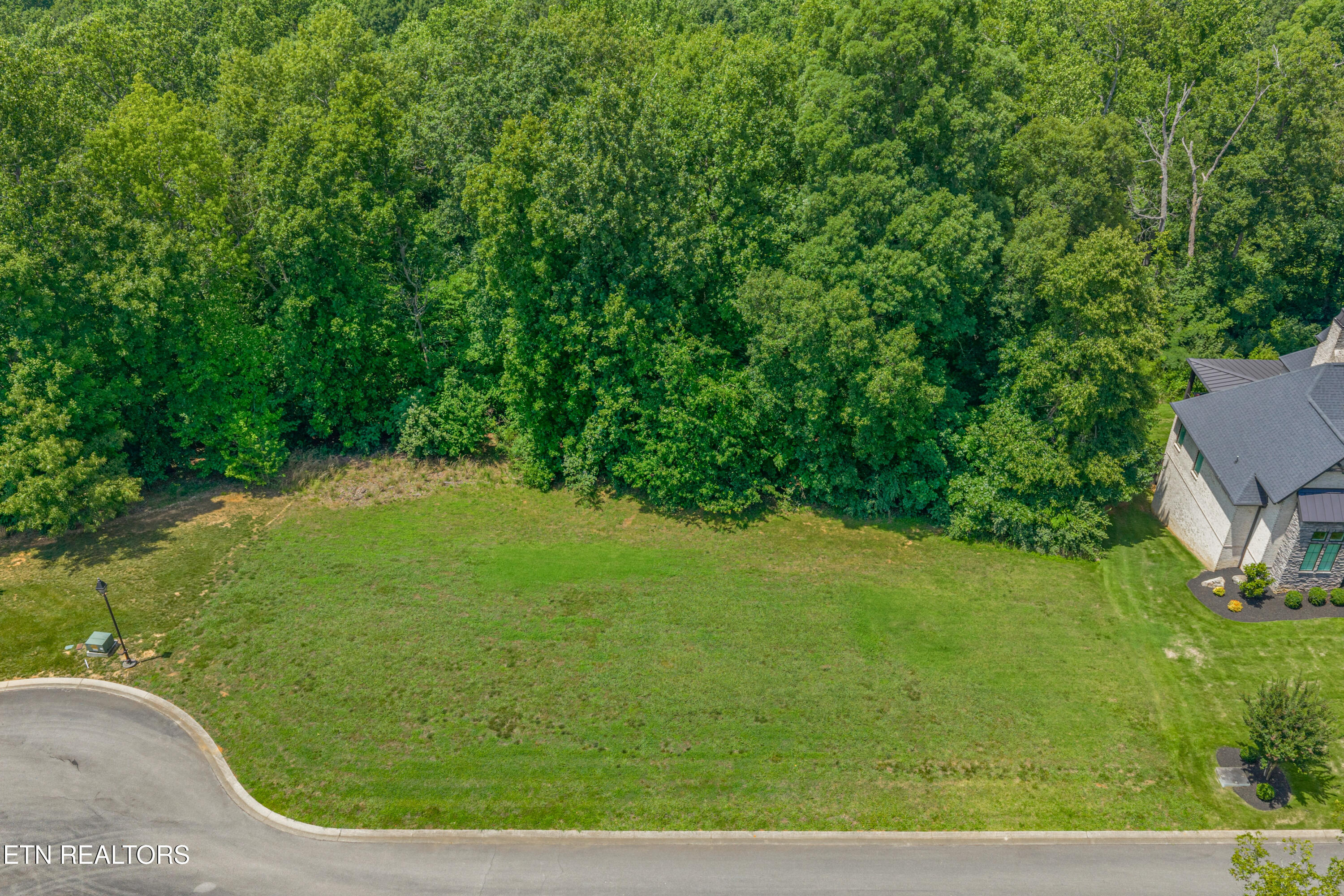 3336 Preserve Pointe Louisville TN 37777