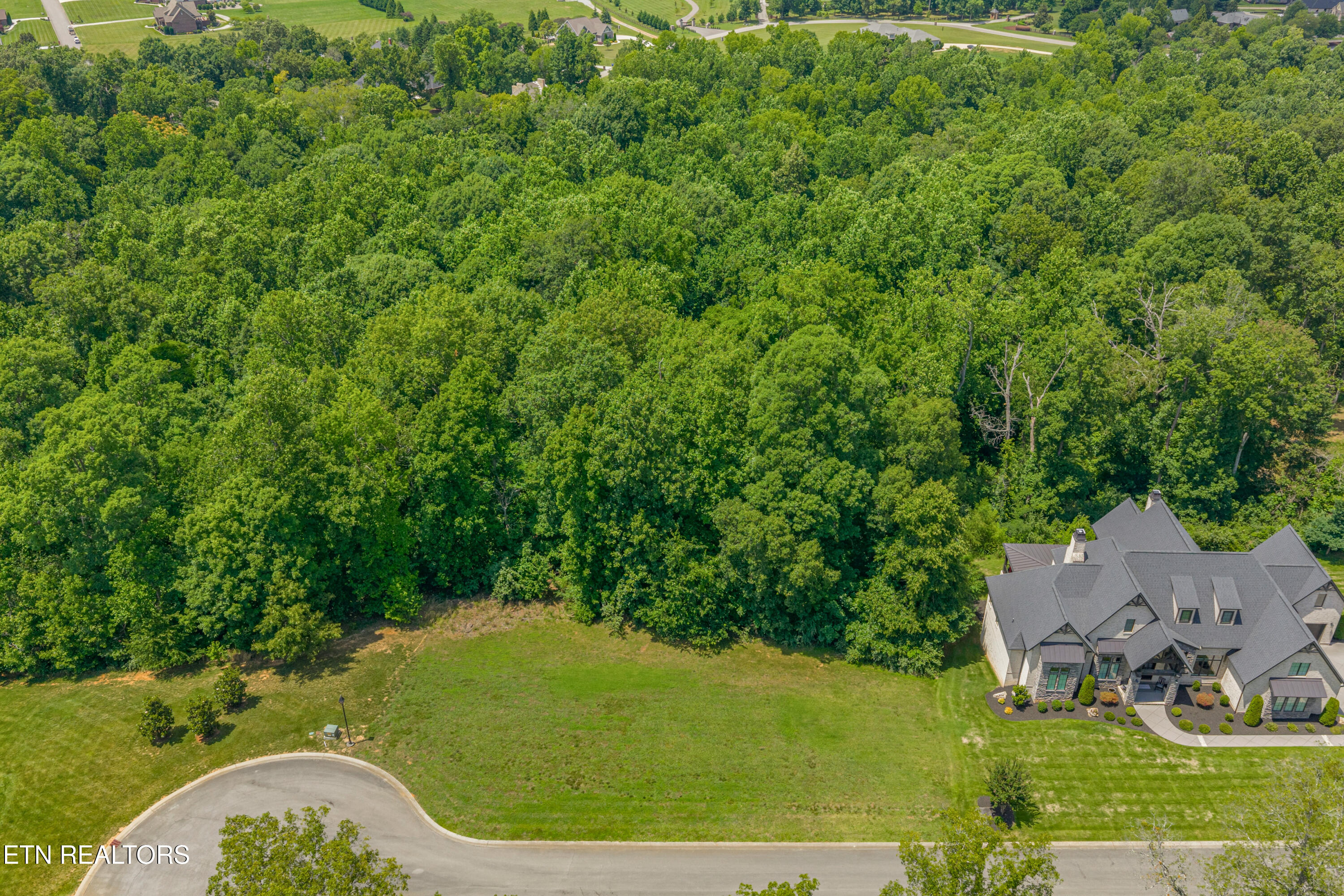 3336 Preserve Pointe Louisville TN 37777