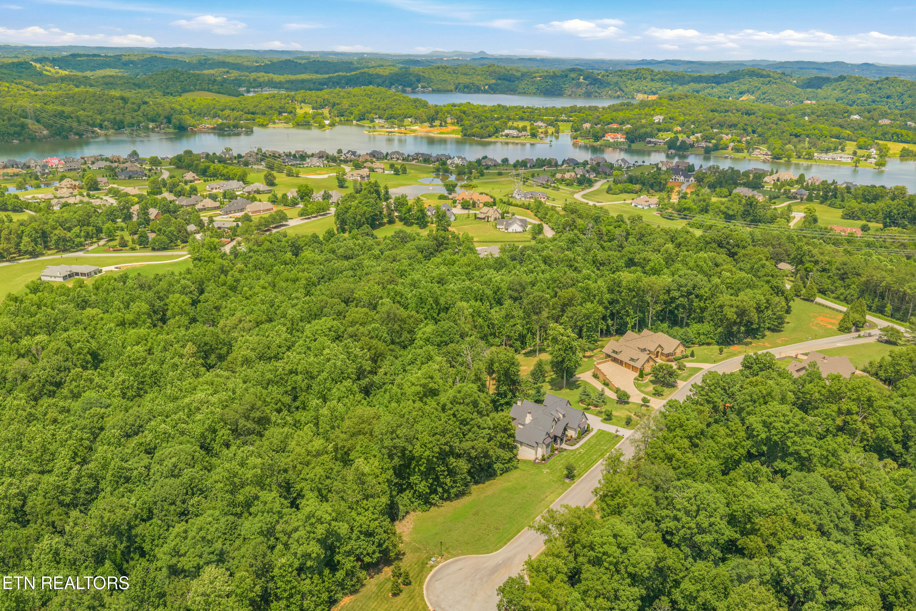 3336 Preserve Pointe Louisville TN 37777