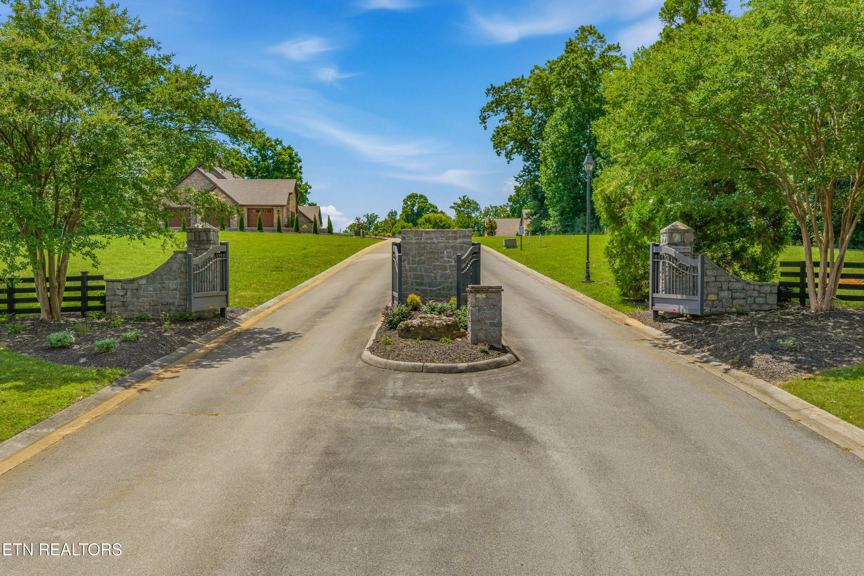 3336 Preserve Pointe Louisville TN 37777