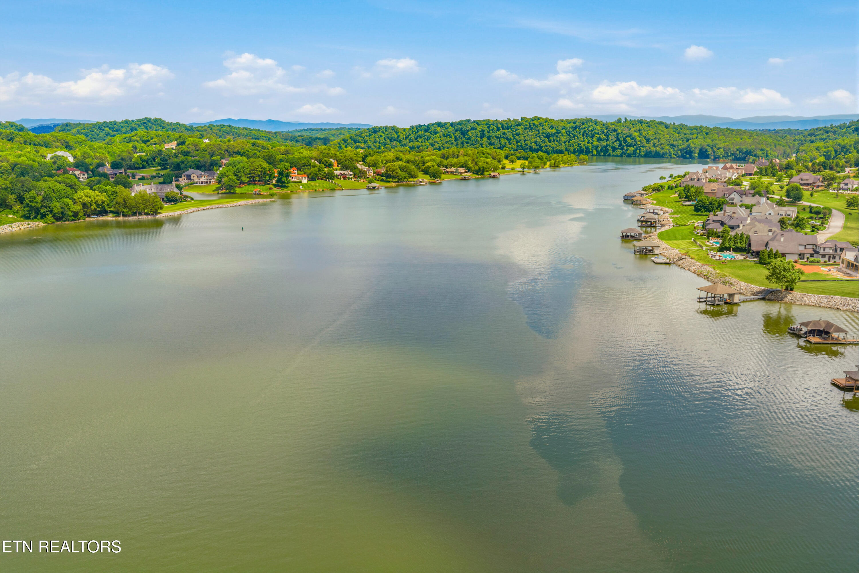 3336 Preserve Pointe Louisville TN 37777