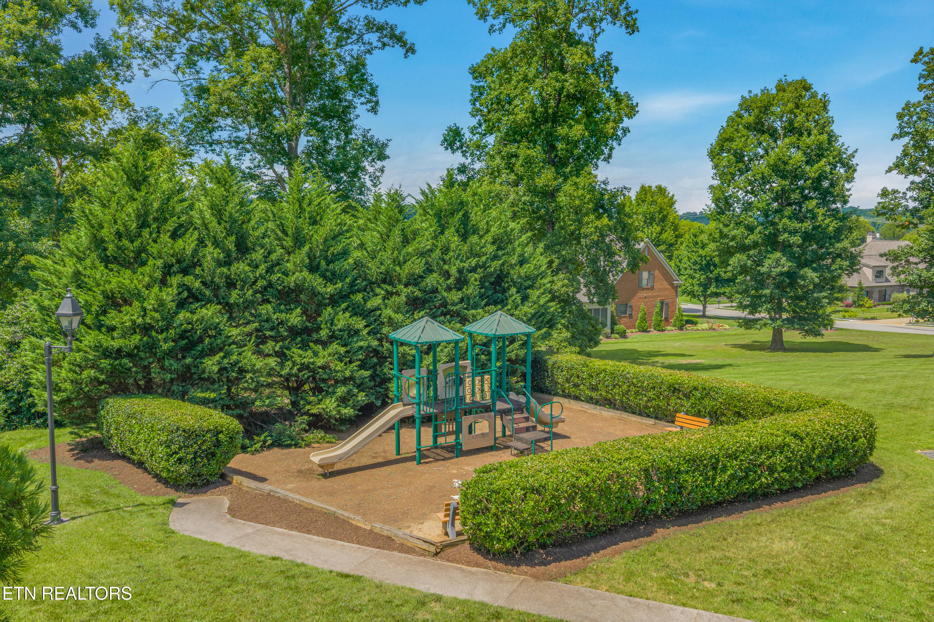 3336 Preserve Pointe Louisville TN 37777