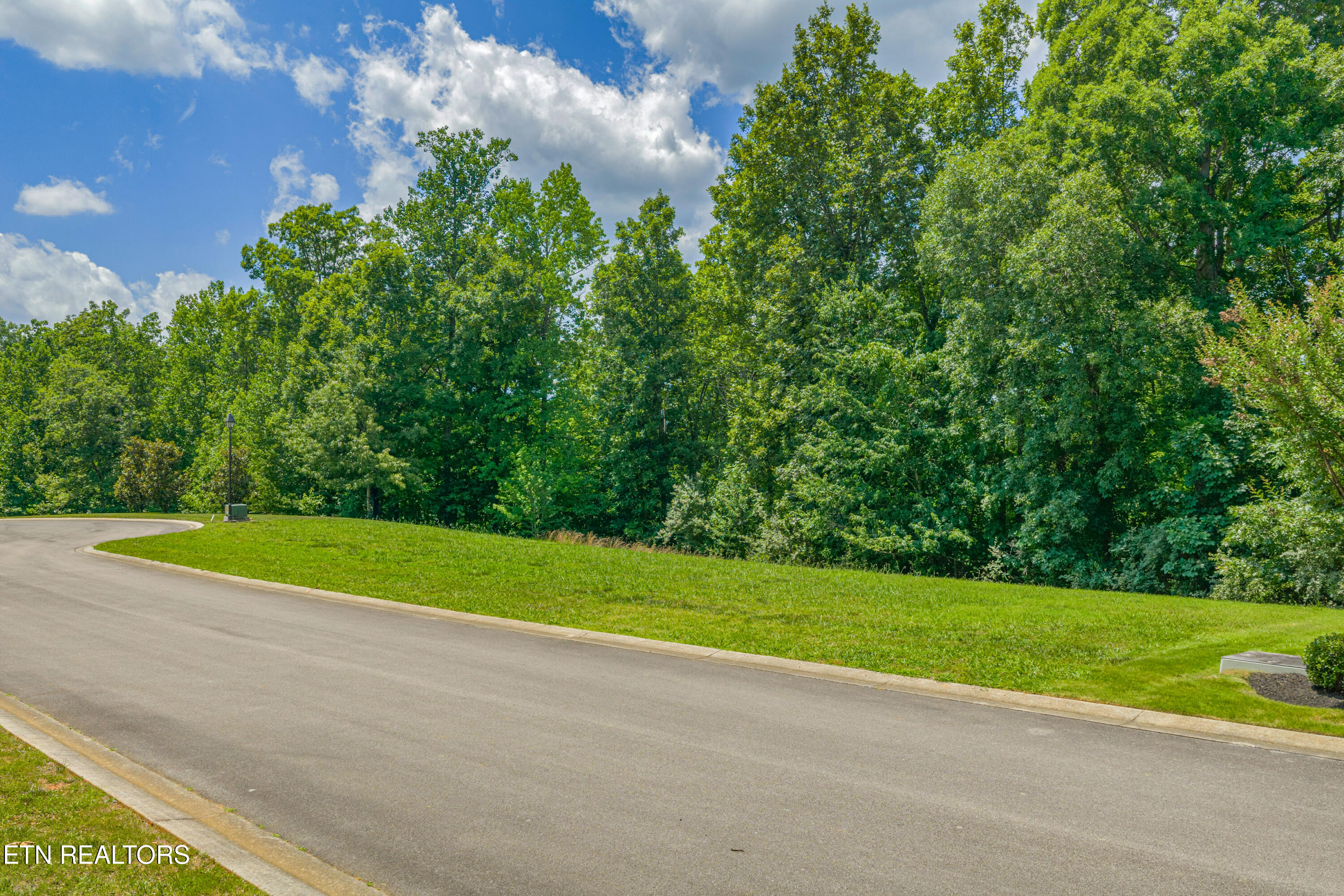 3336 Preserve Pointe Louisville TN 37777