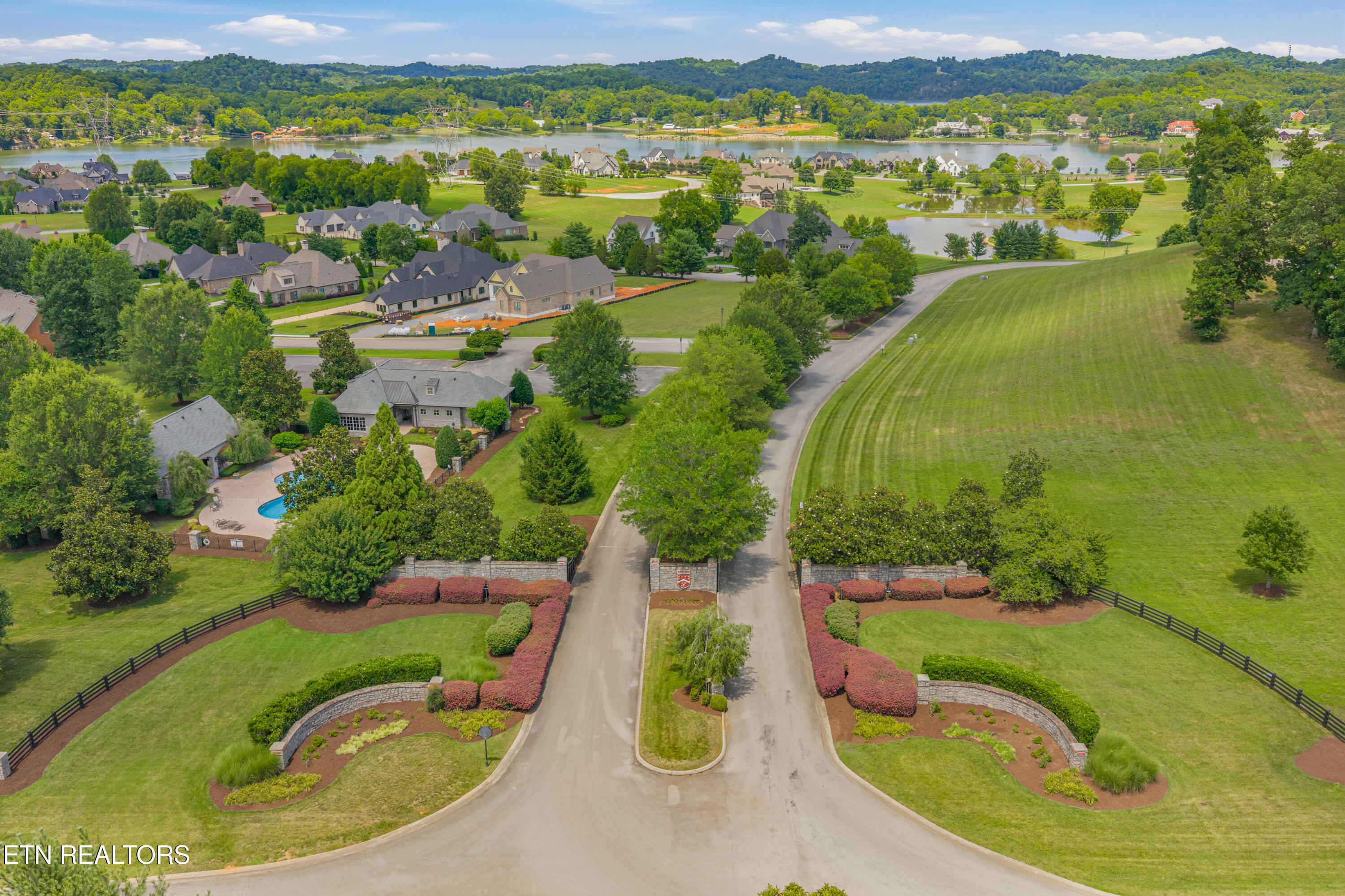 3336 Preserve Pointe Louisville TN 37777