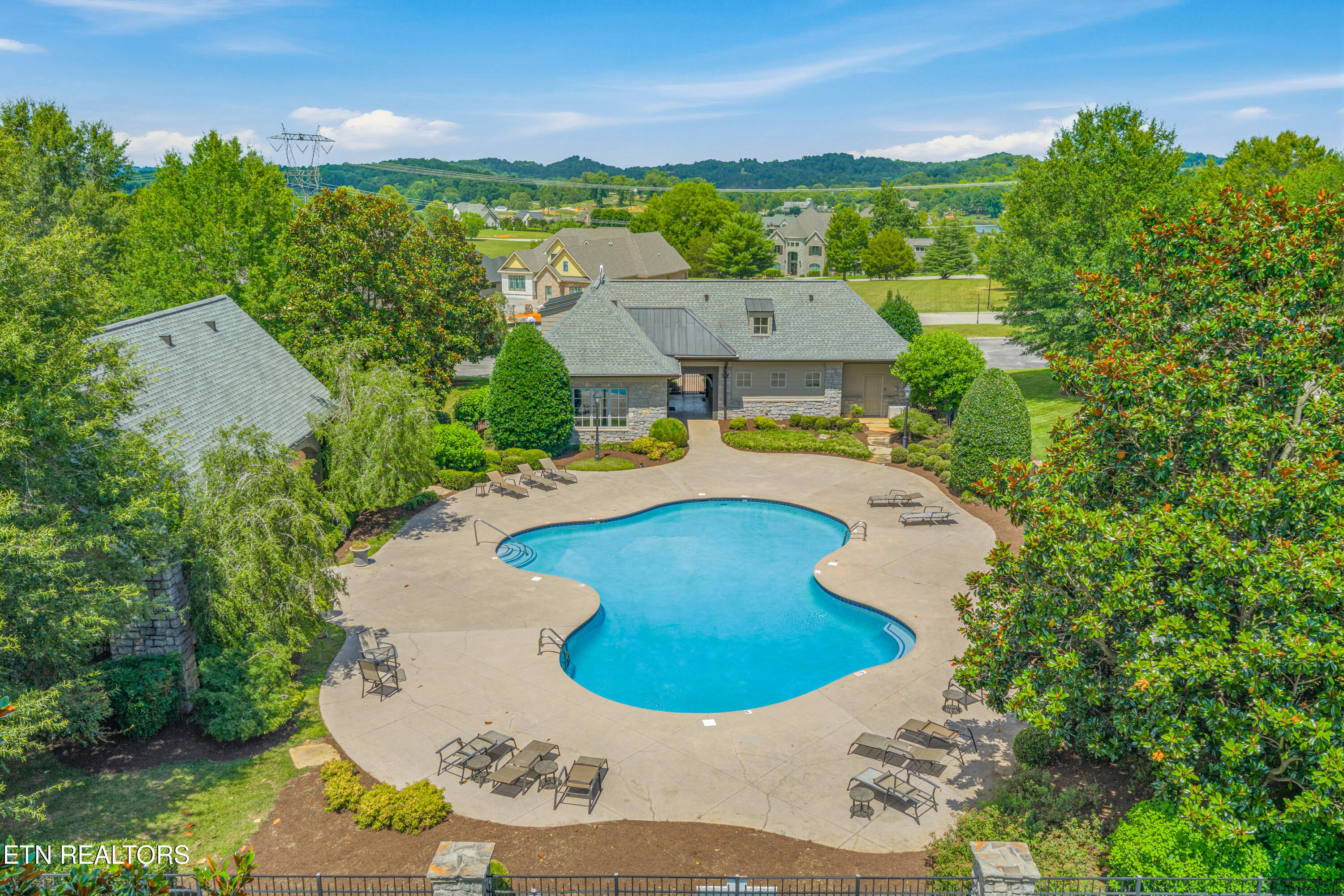 3336 Preserve Pointe Louisville TN 37777