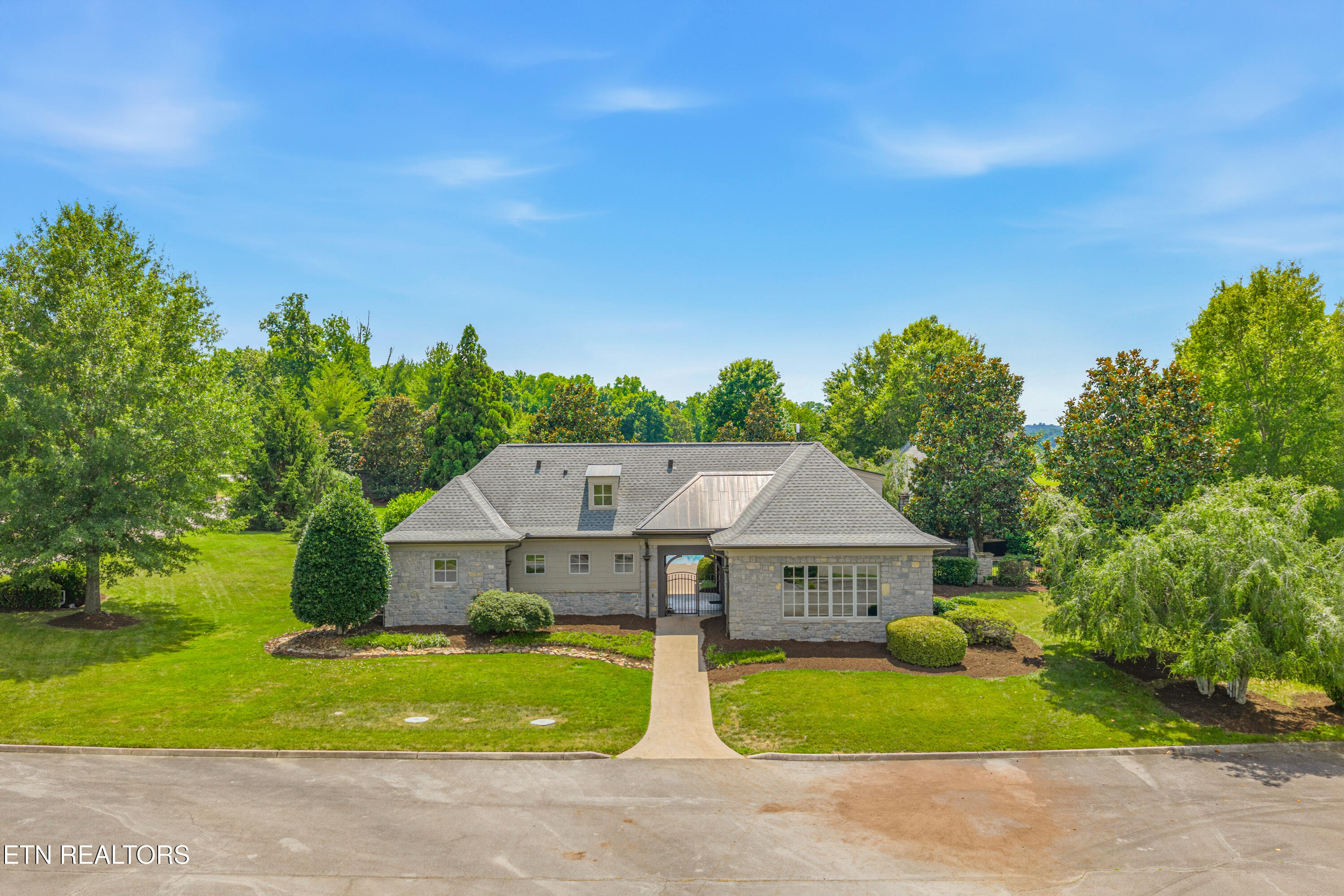3336 Preserve Pointe Louisville TN 37777