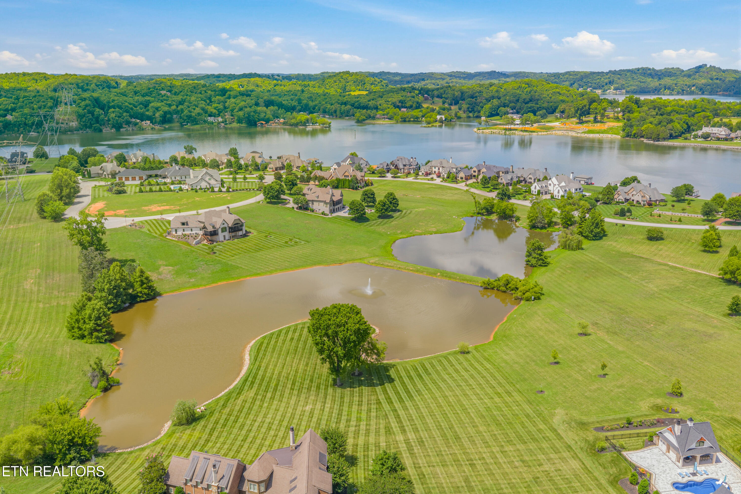 3336 Preserve Pointe Louisville TN 37777