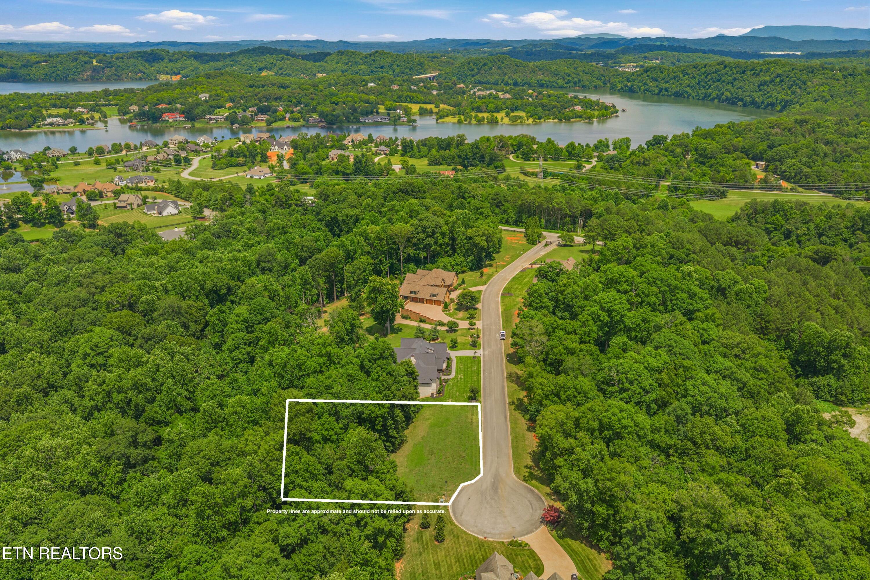 3336 Preserve Pointe Louisville TN 37777