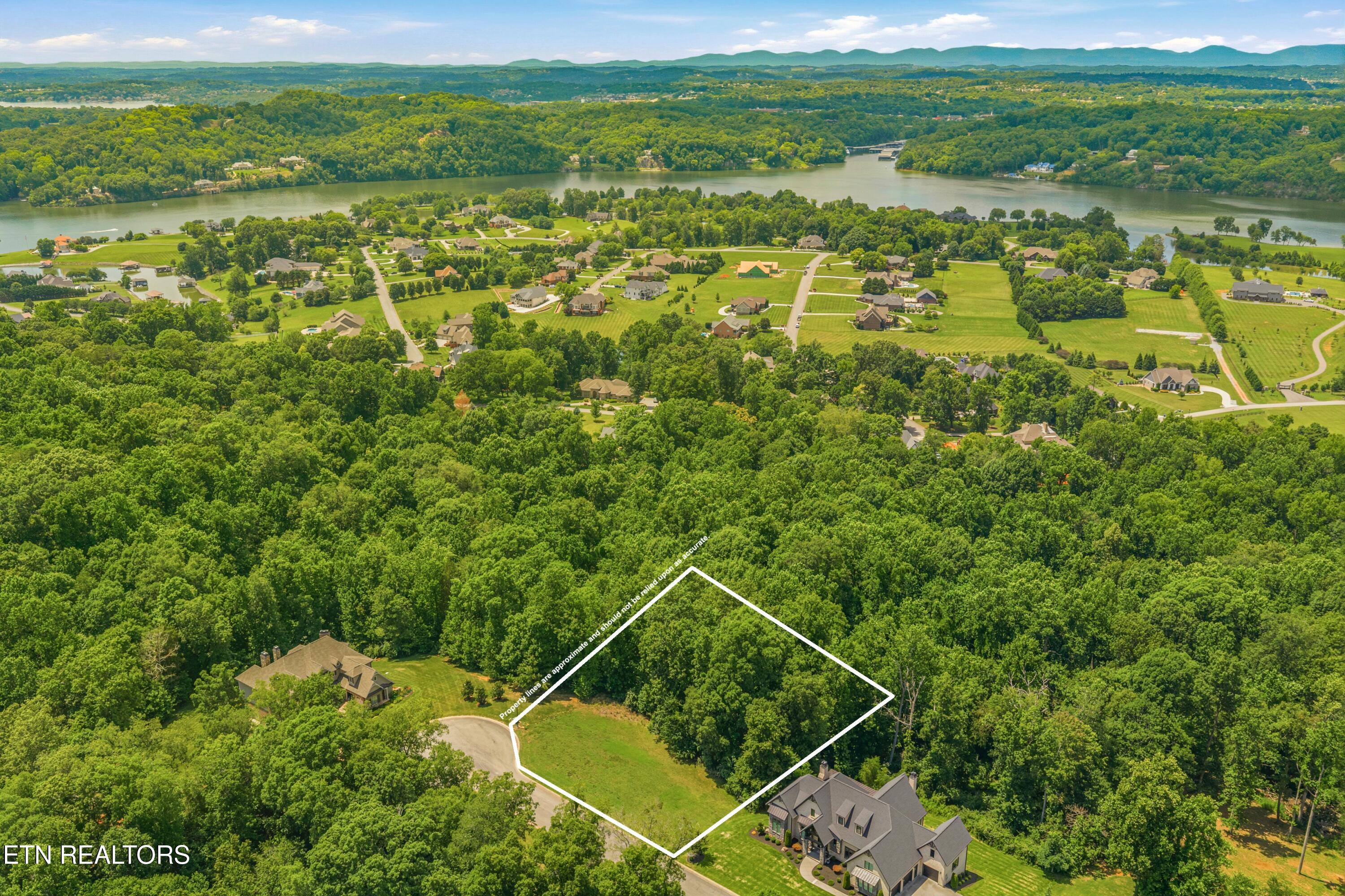 3336 Preserve Pointe Louisville TN 37777