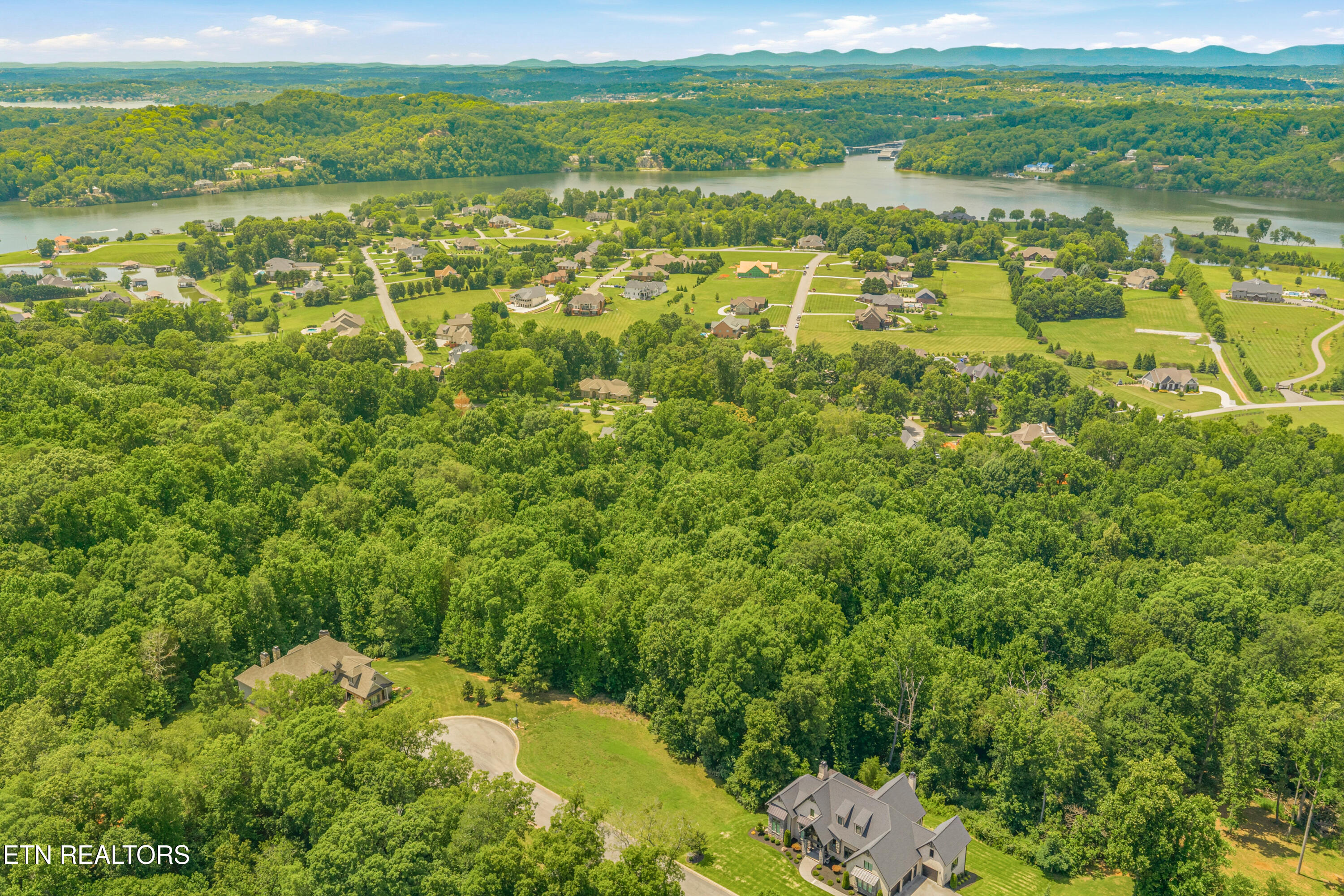 3336 Preserve Pointe Louisville TN 37777
