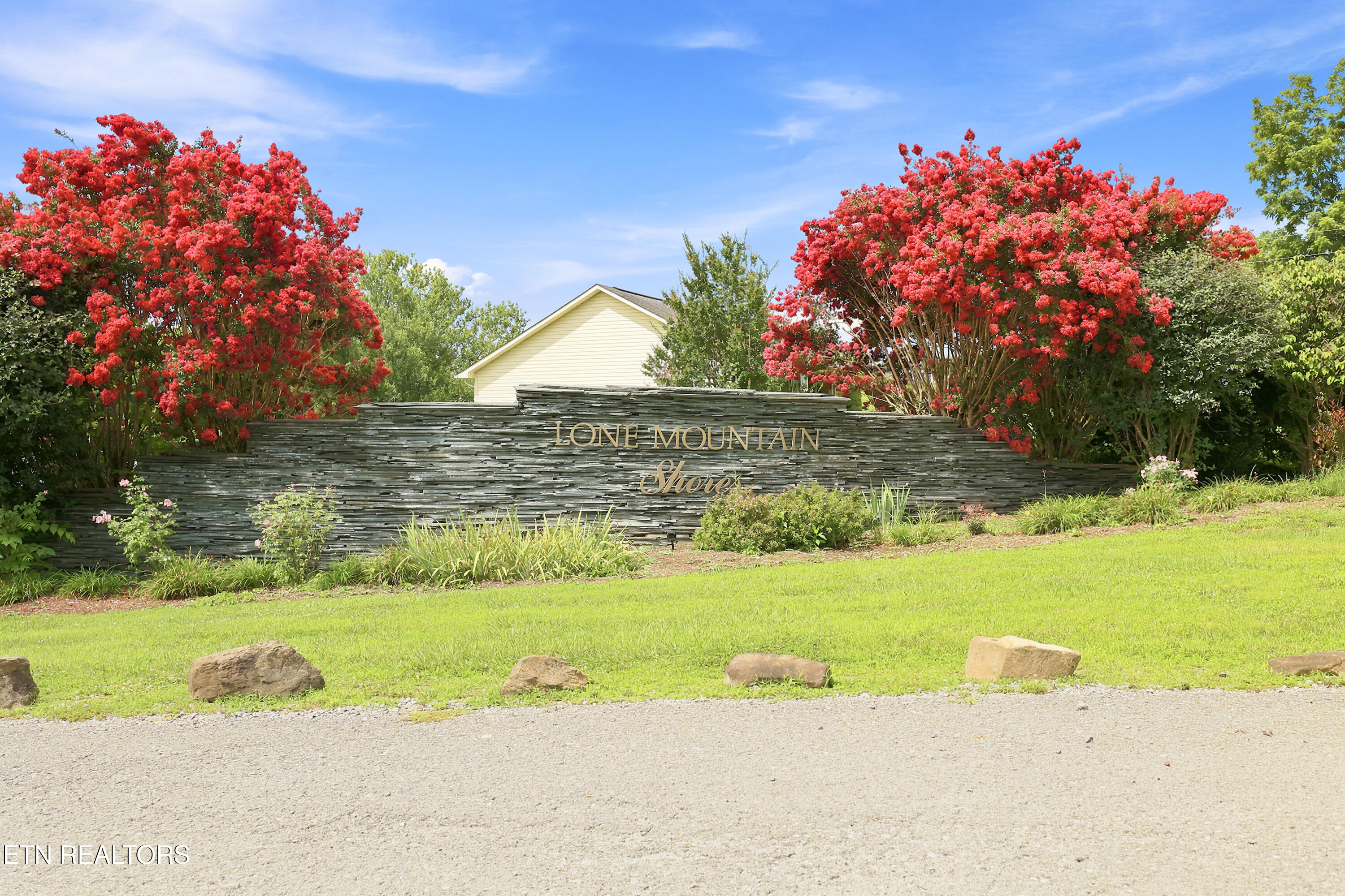 Chimney Rock Road New Tazewell TN 37825