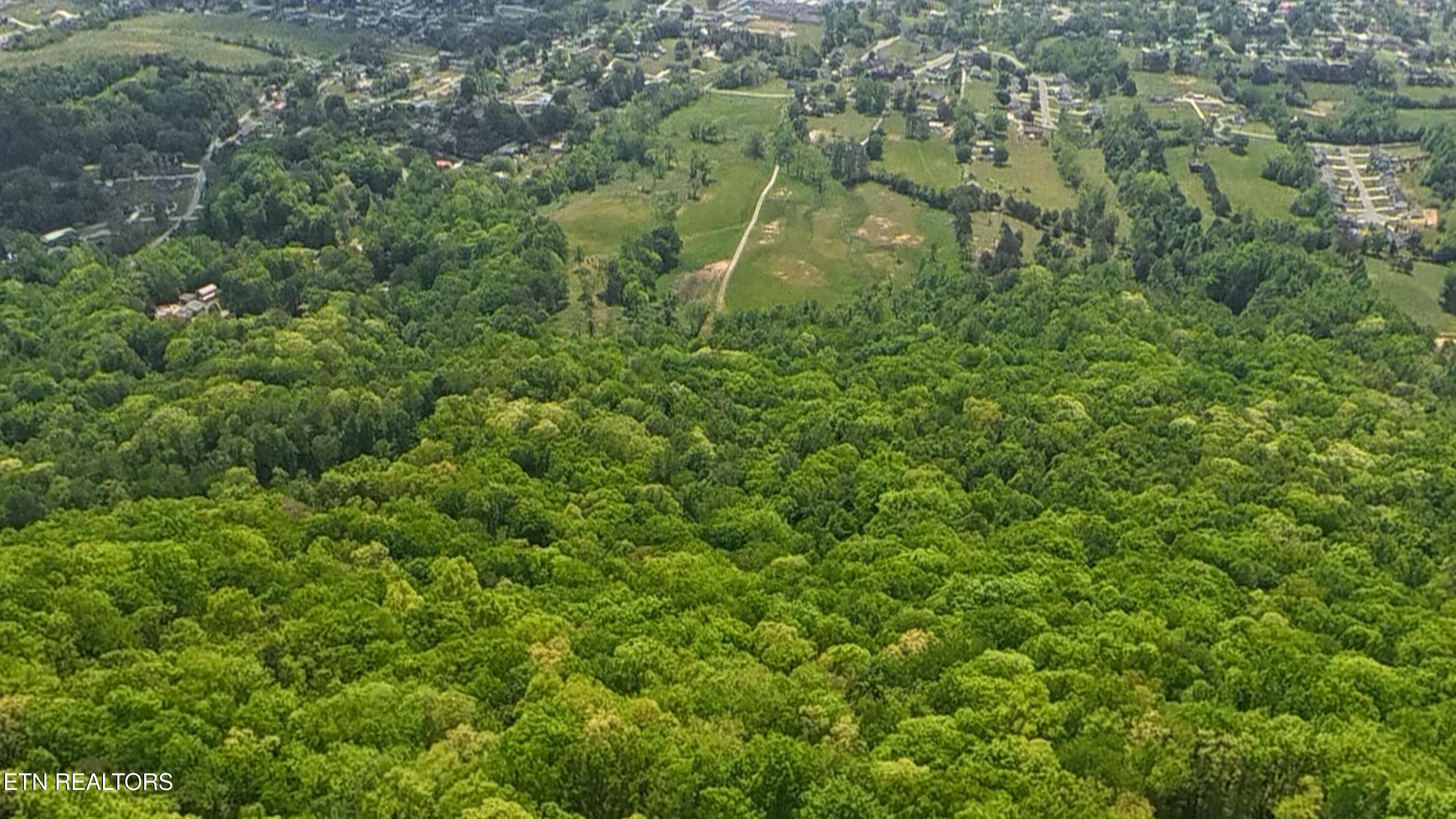 Hilltop Drive Jacksboro TN 37757
