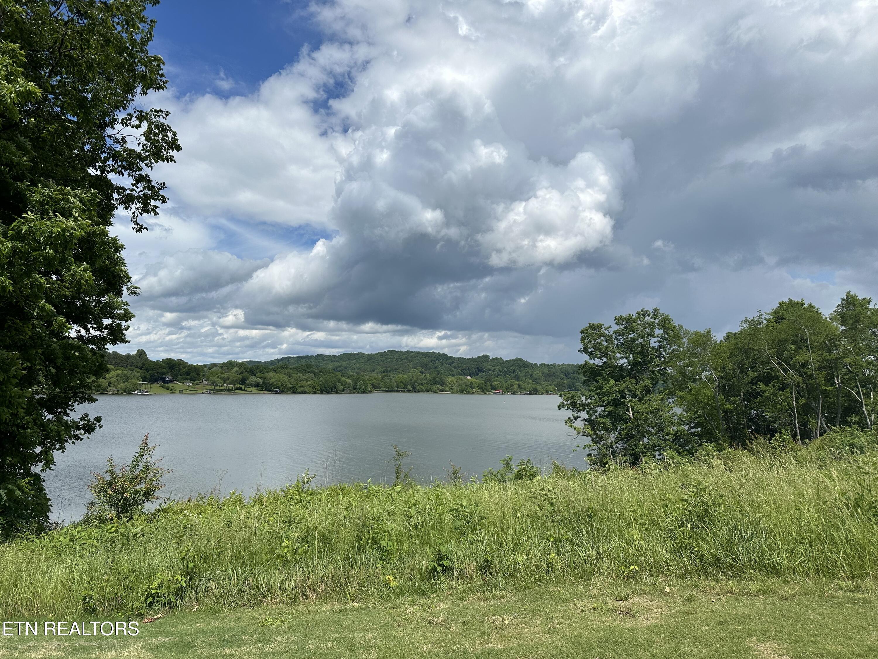 4802 Old Dogwood Trail Loudon TN 37774