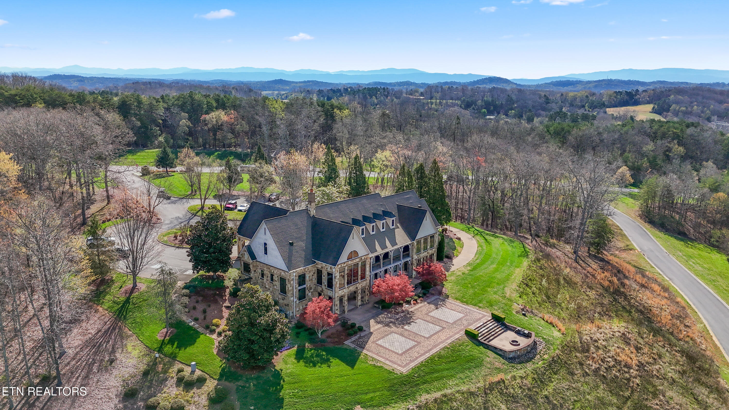 385 Navigator Drive Lenoir City TN 37772