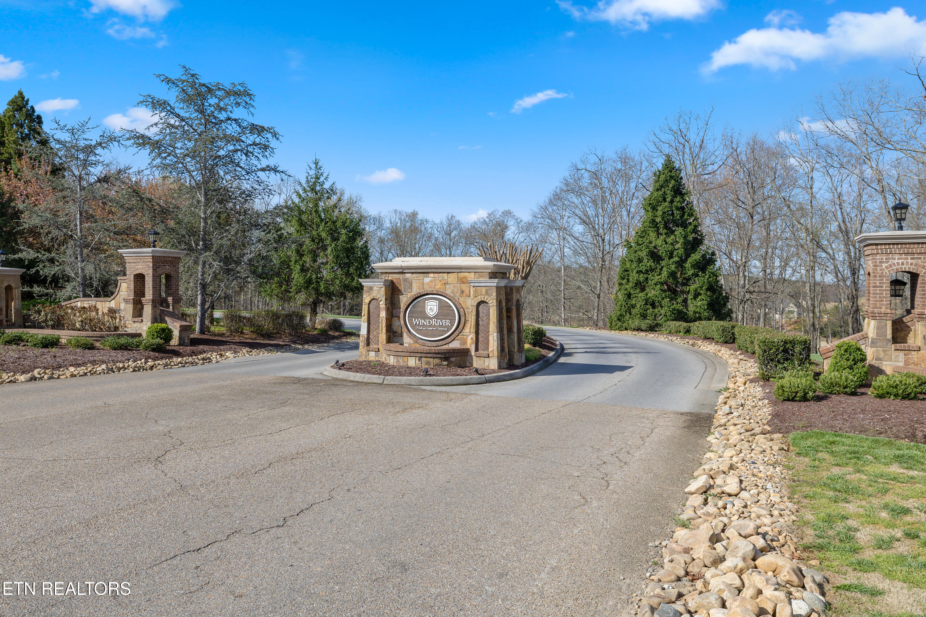 385 Navigator Drive Lenoir City TN 37772
