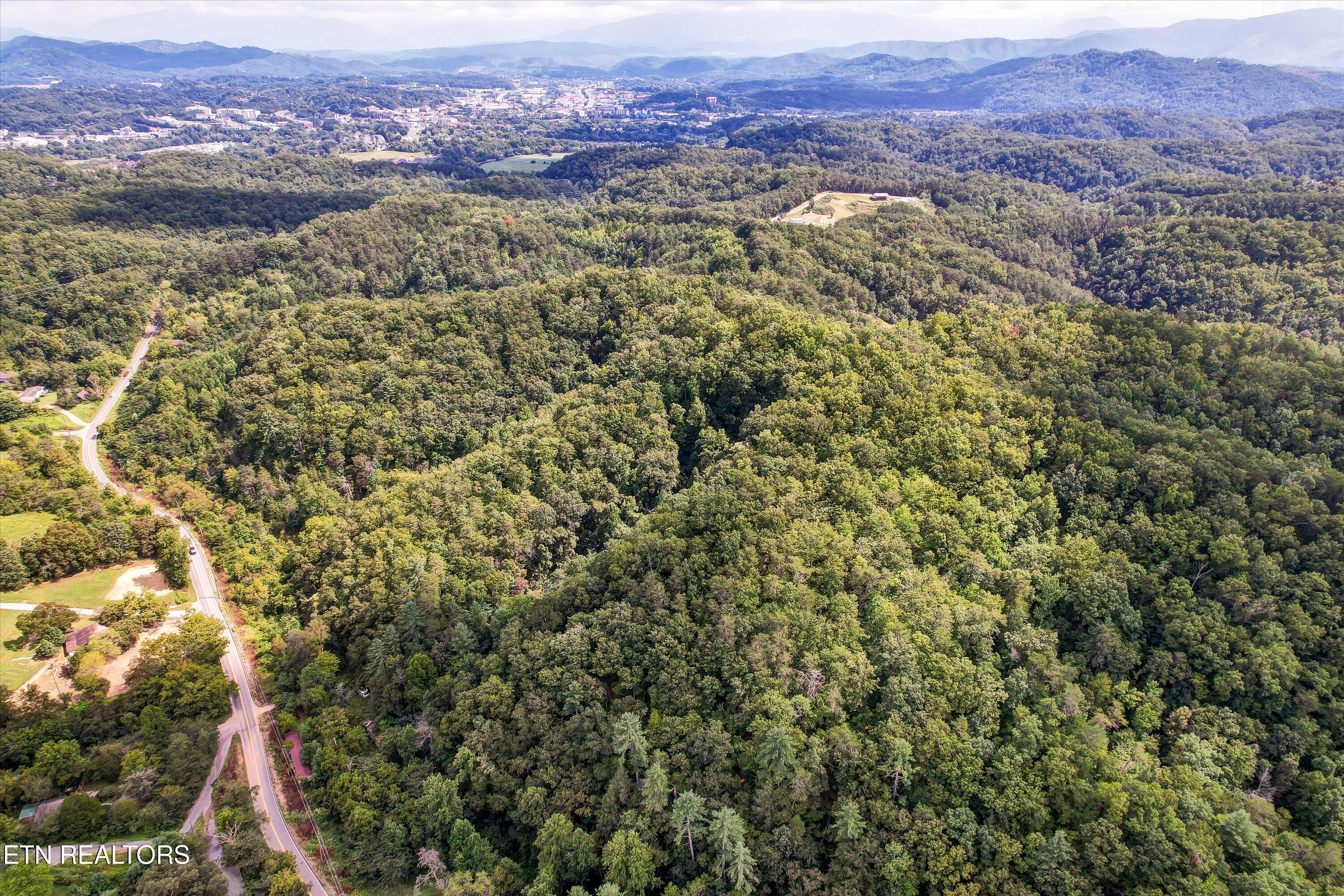1316 River Divide Road Sevierville TN 37862