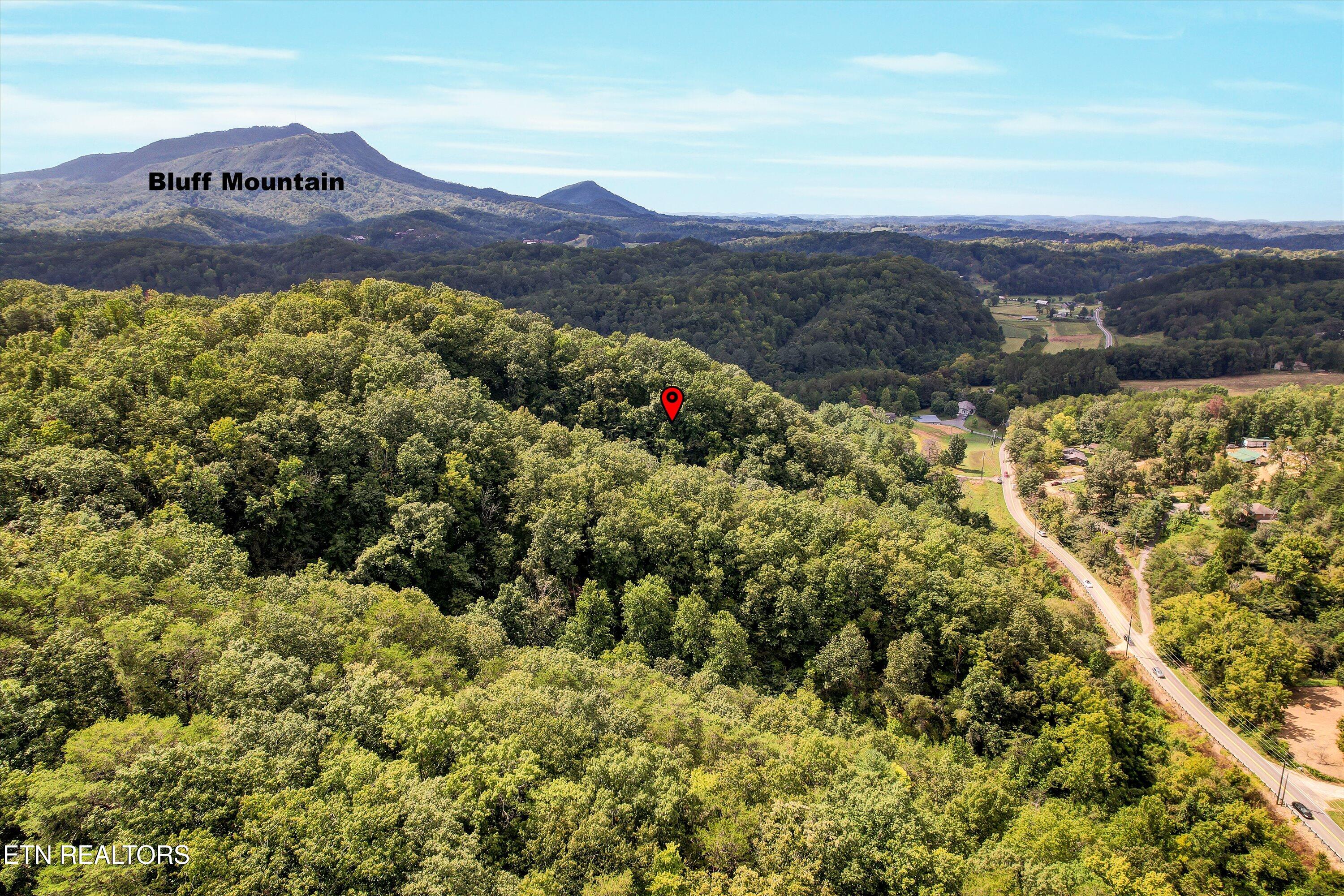 1316 River Divide Road Sevierville TN 37862