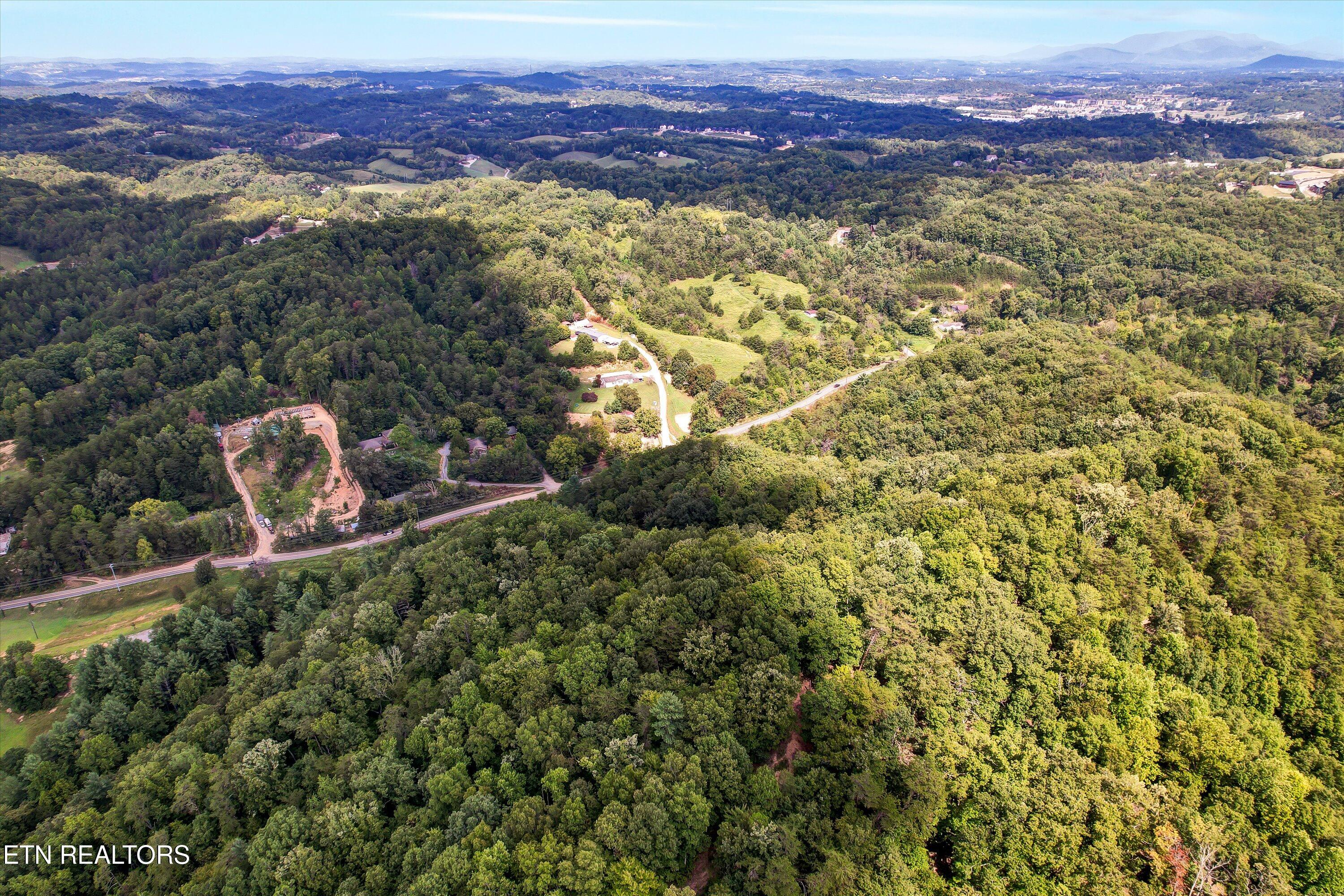 1316 River Divide Road Sevierville TN 37862