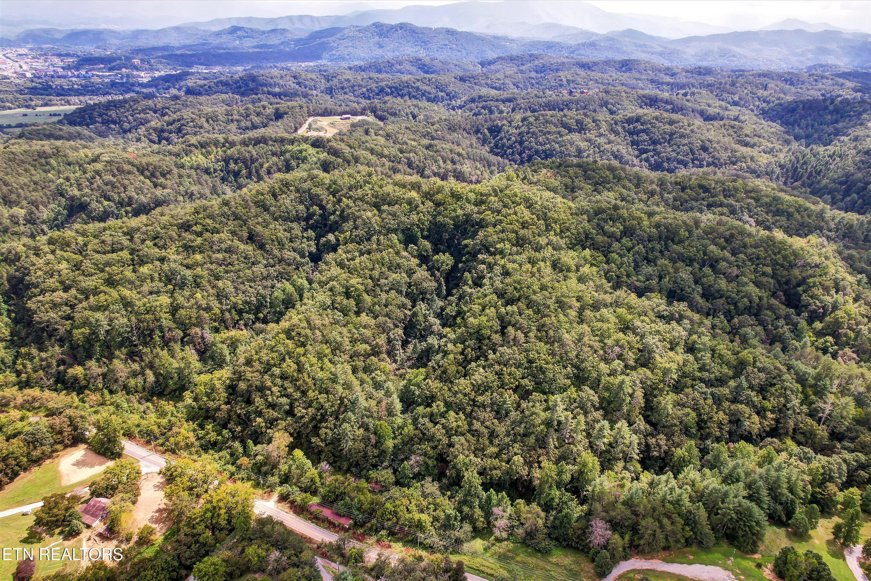 1316 River Divide Road Sevierville TN 37862
