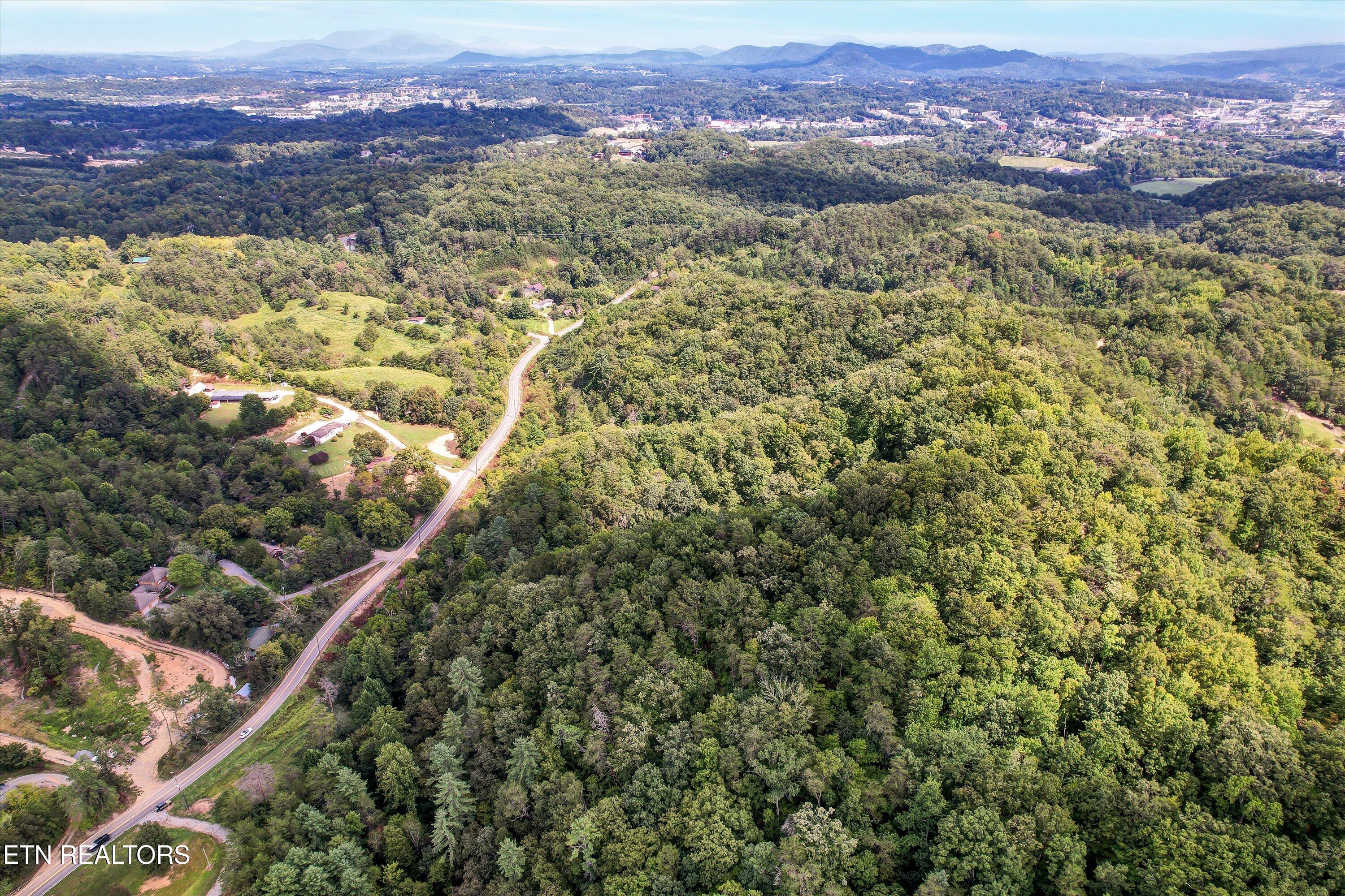 1316 River Divide Road Sevierville TN 37862