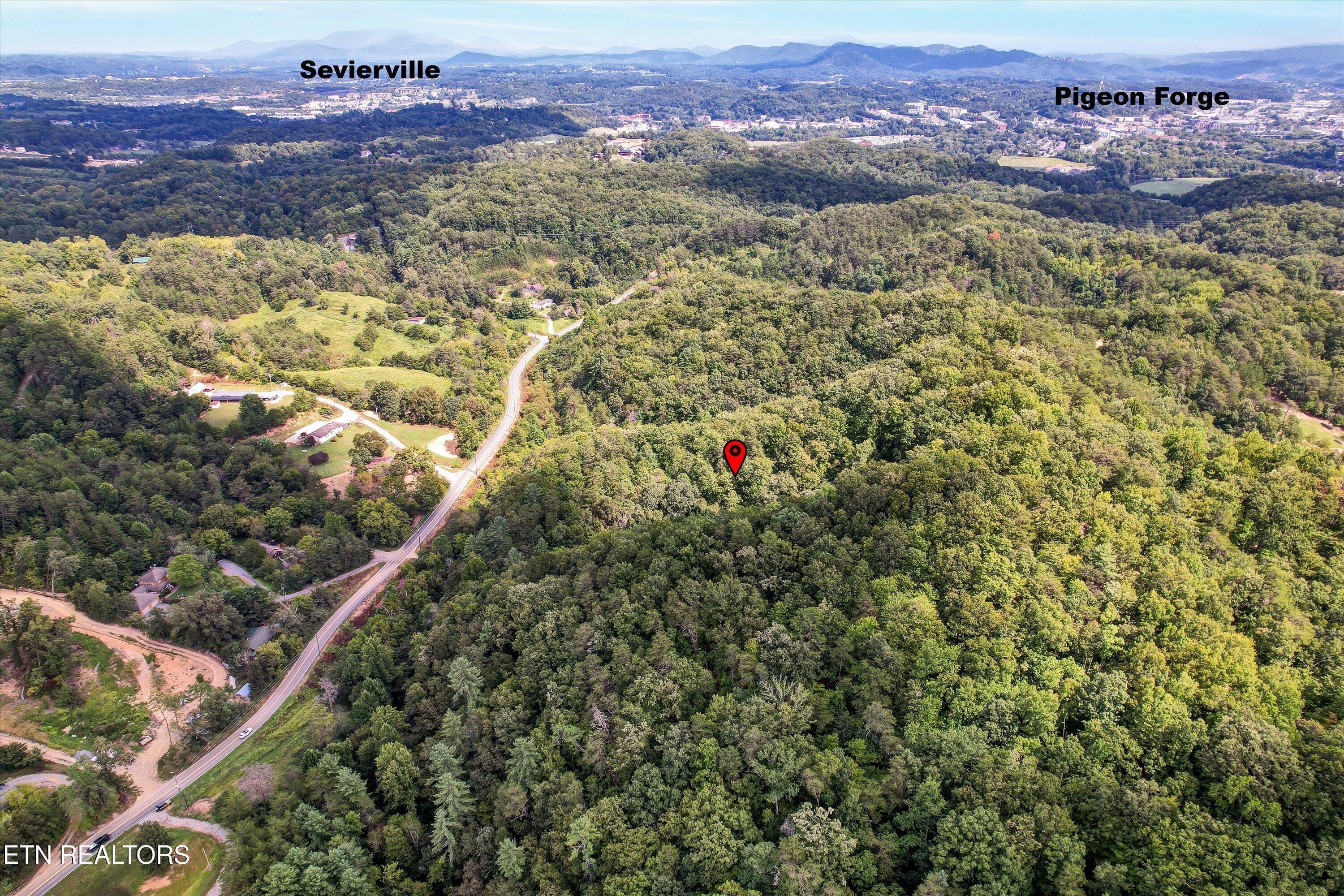 1316 River Divide Road Sevierville TN 37862